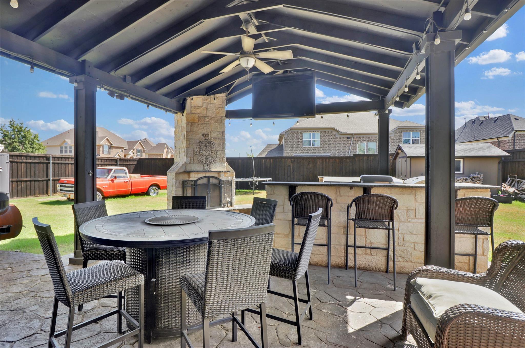main property photo 32
