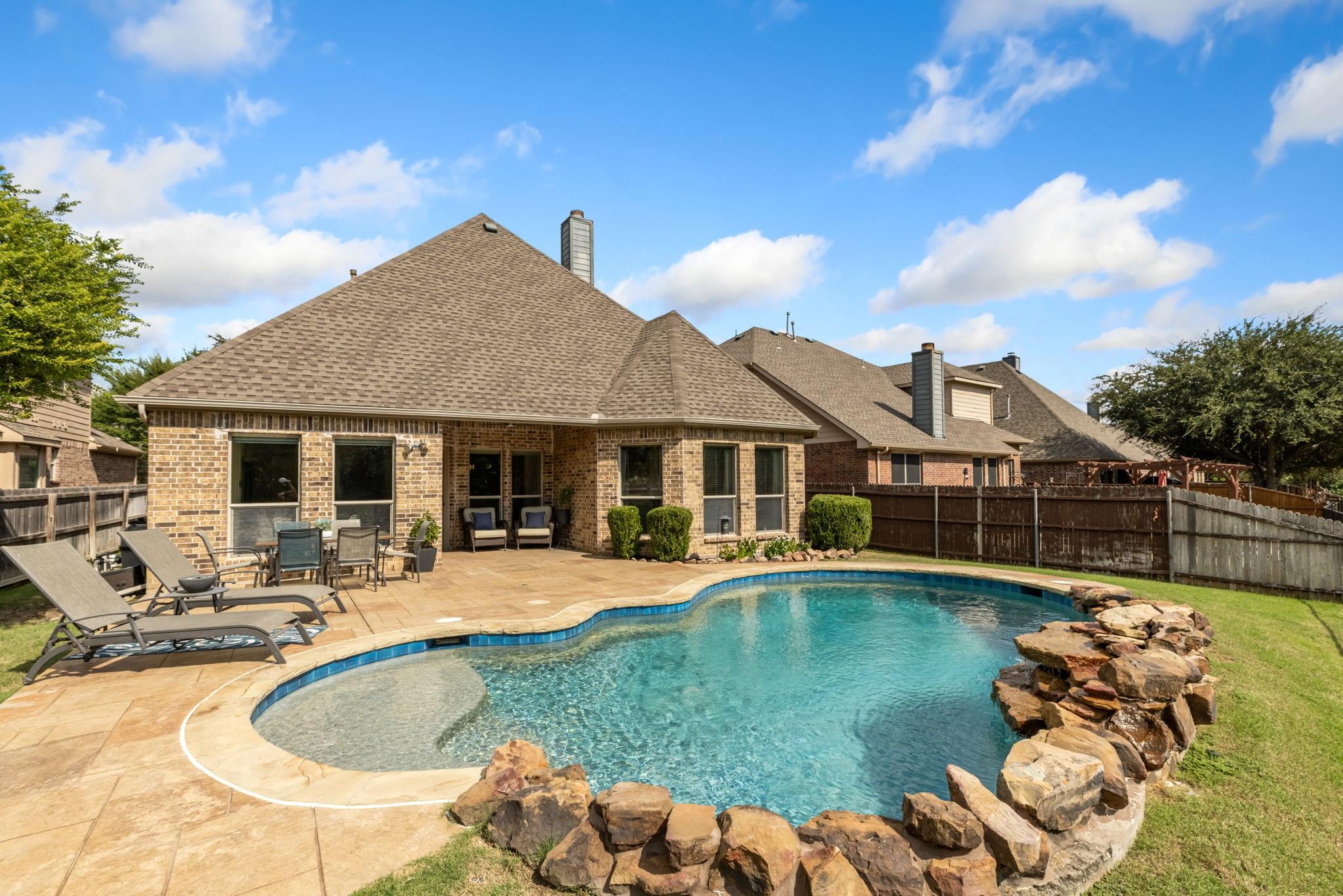 main property photo 24