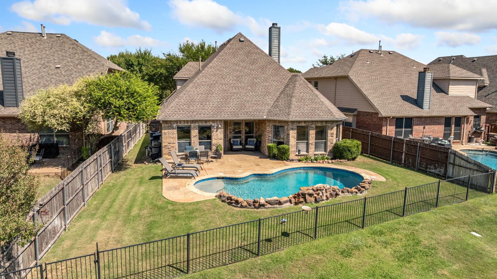 main property photo 25