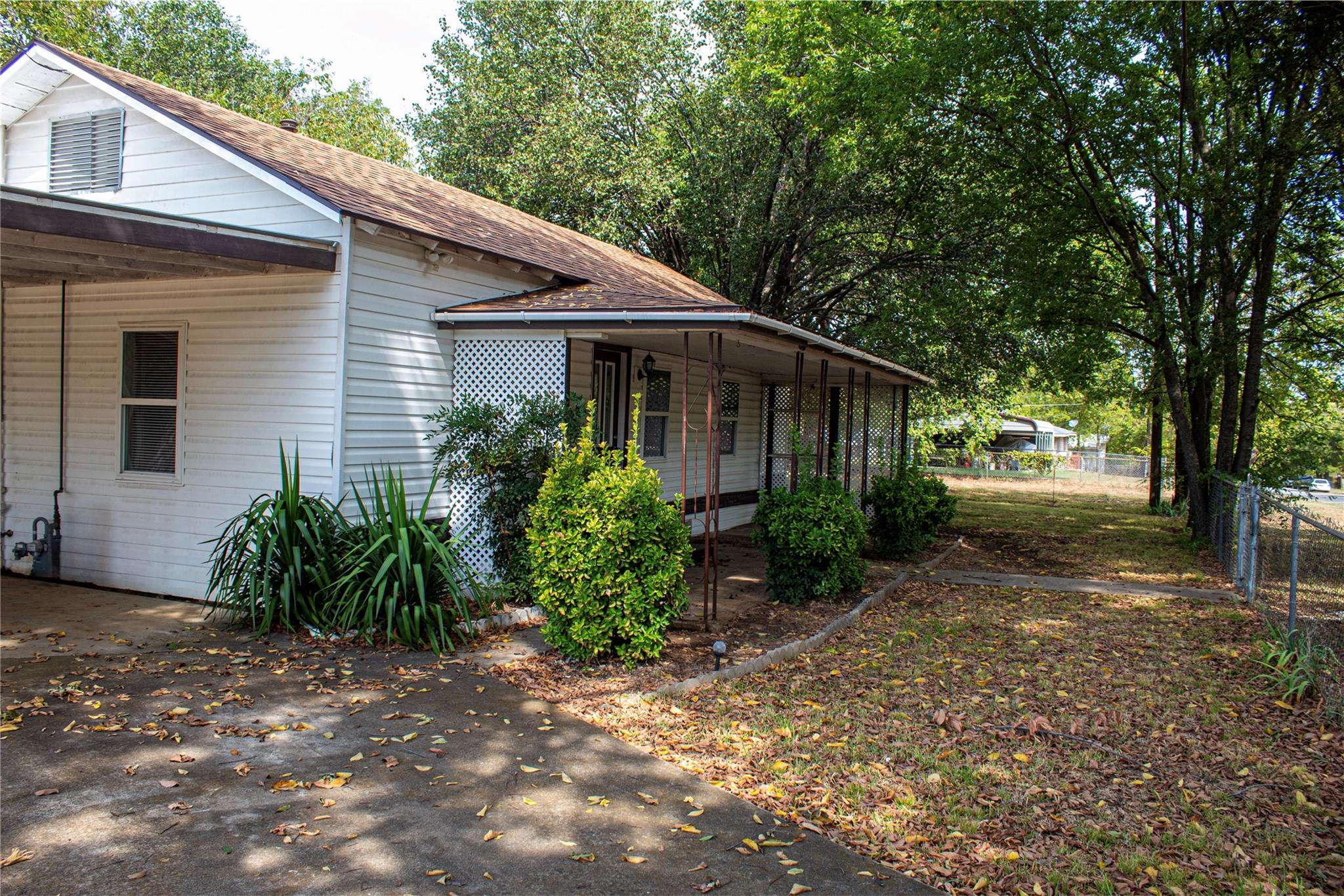 main property photo 16