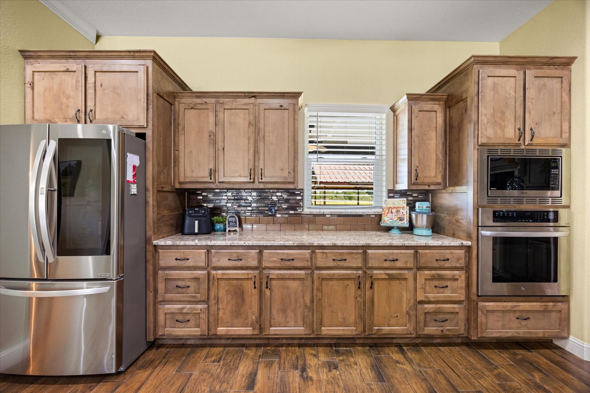 main property photo 11