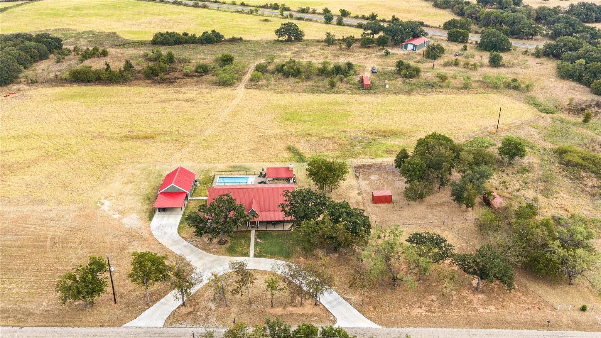 main property photo 4