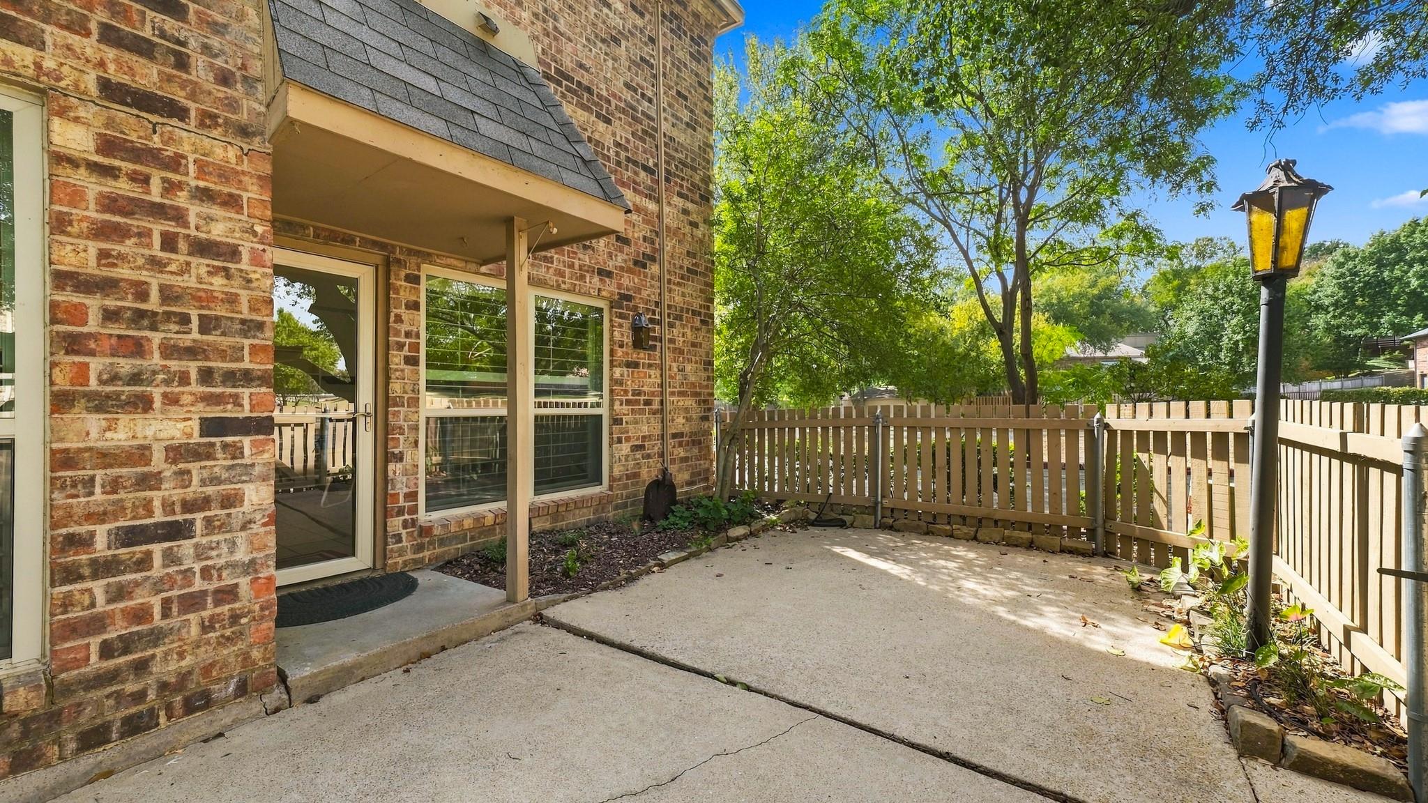 main property photo 25