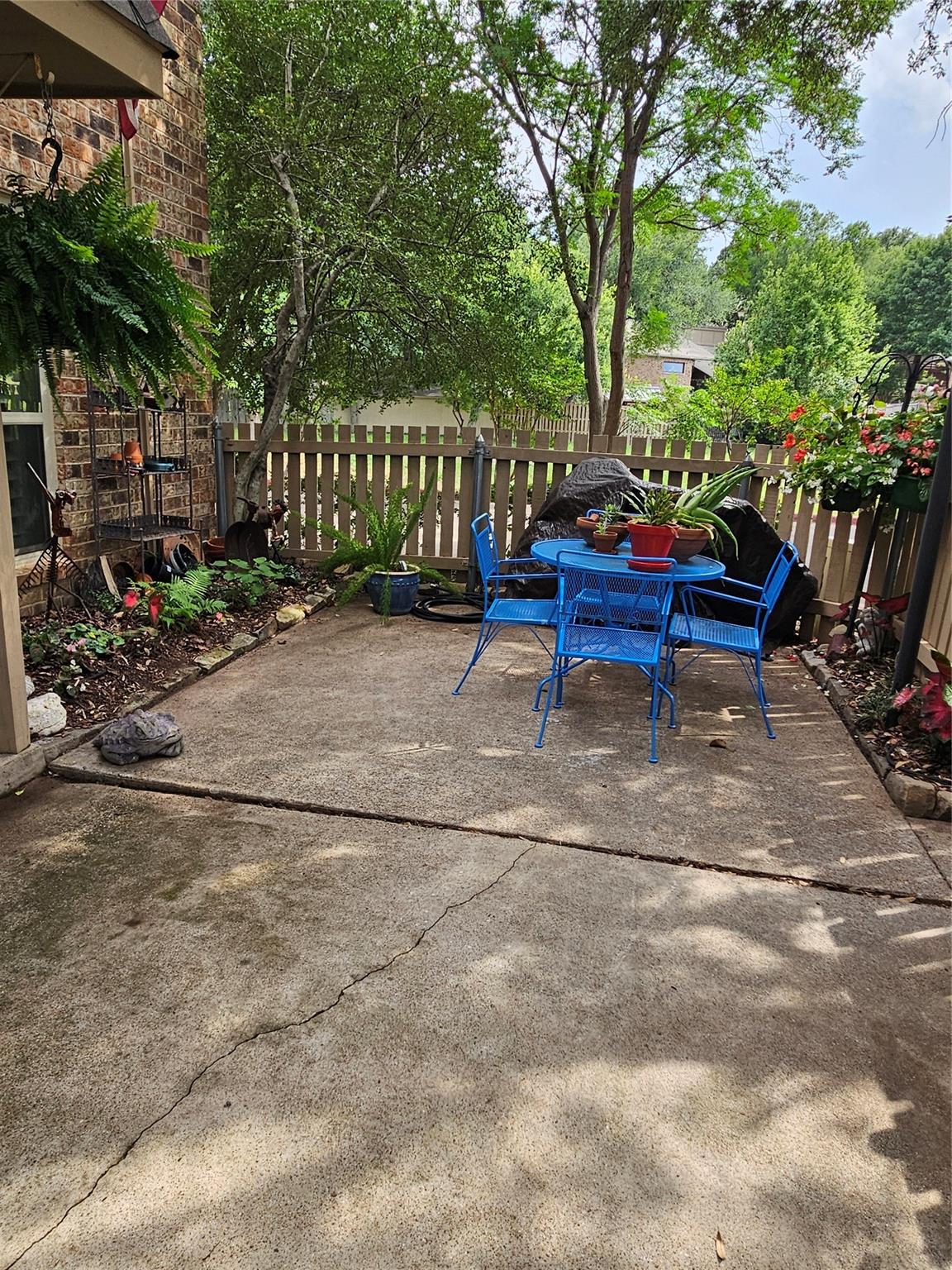main property photo 32