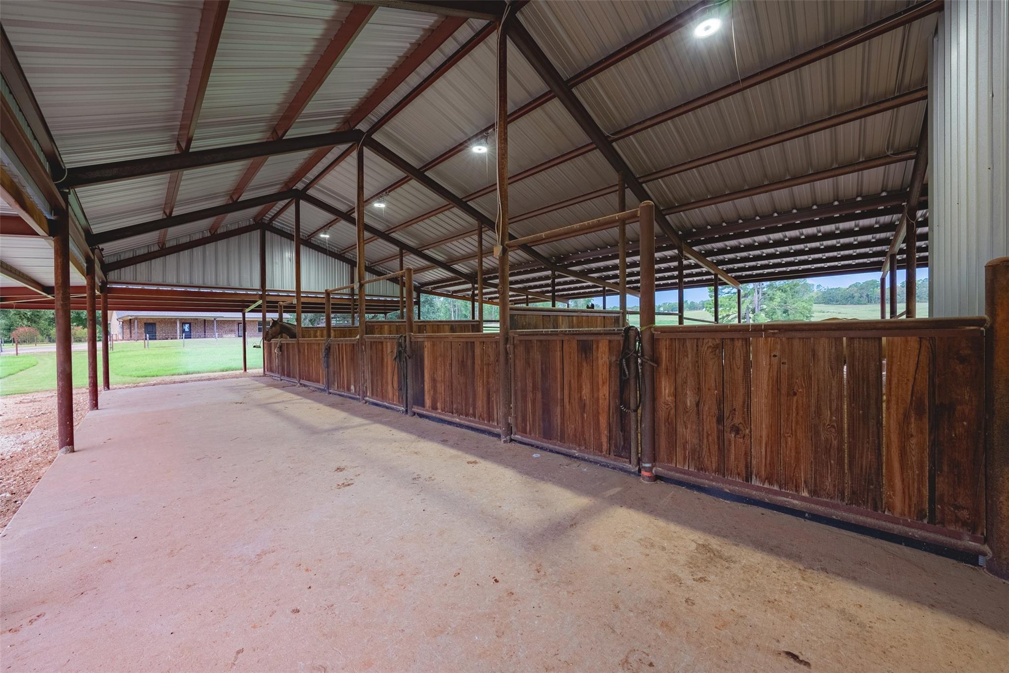 main property photo 13