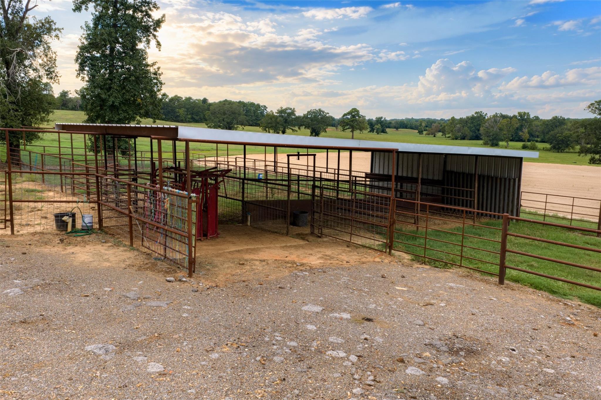 main property photo 16