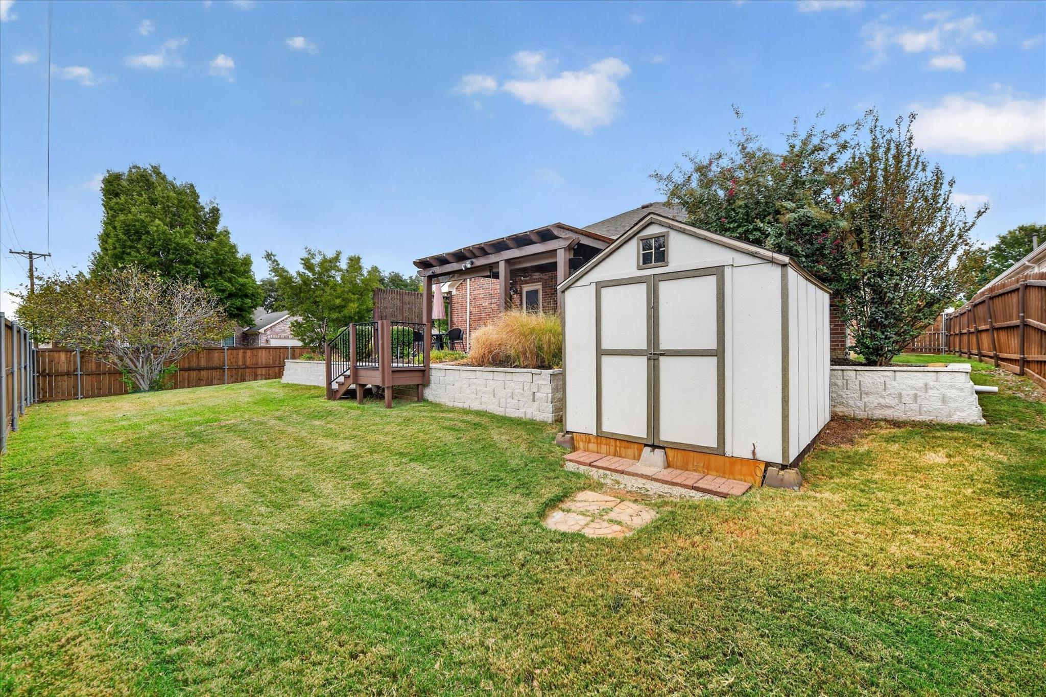 main property photo 32