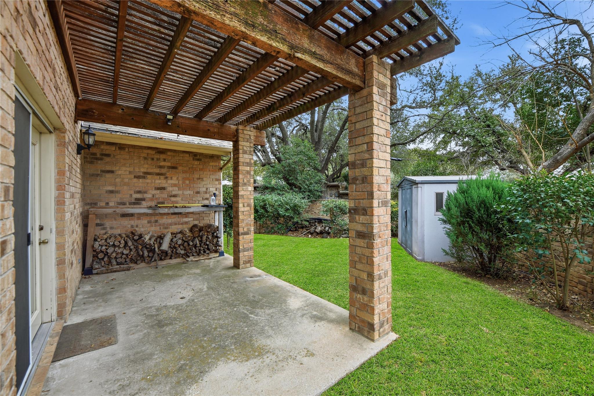 main property photo 38