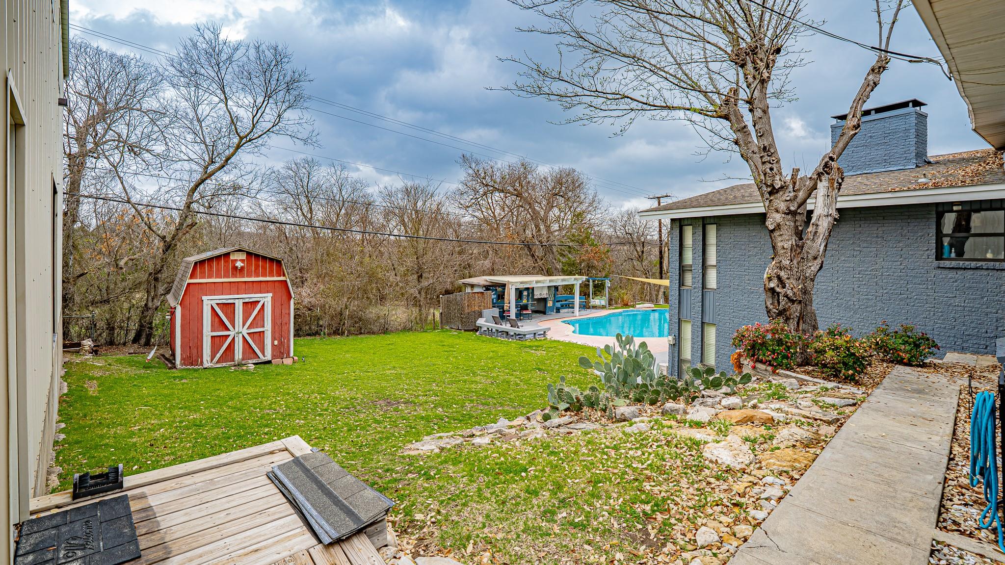 main property photo 37