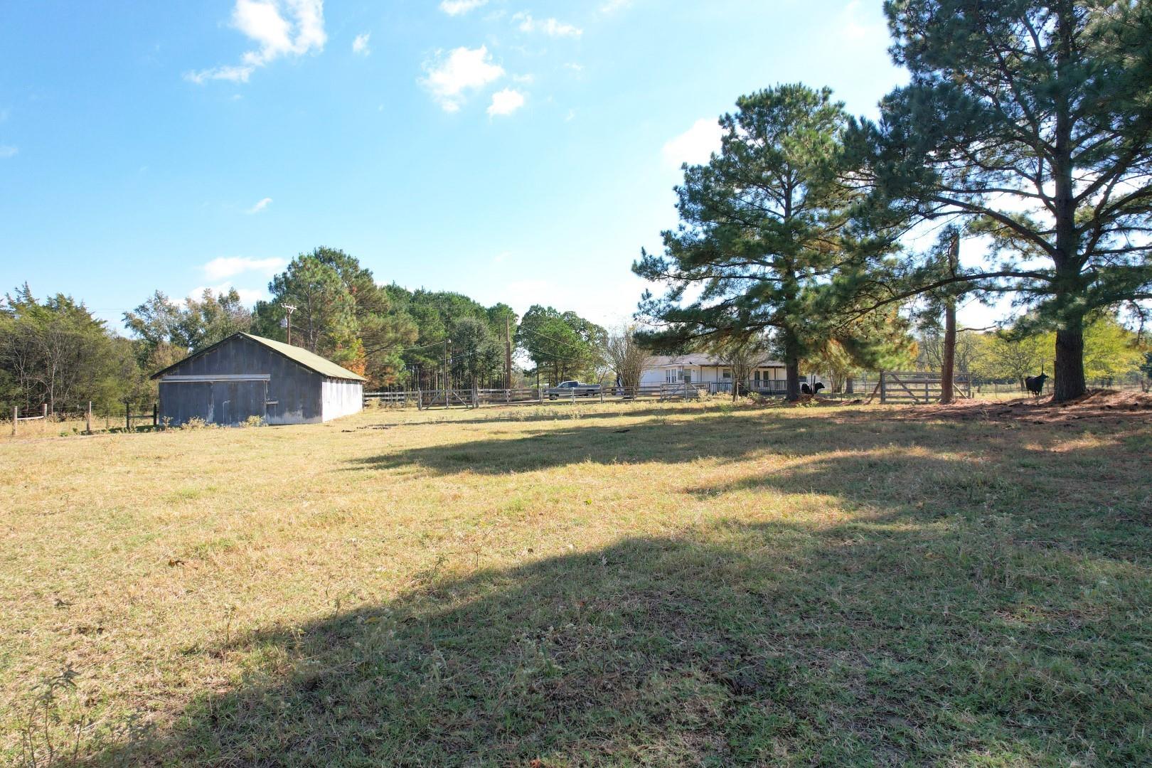 main property photo 28