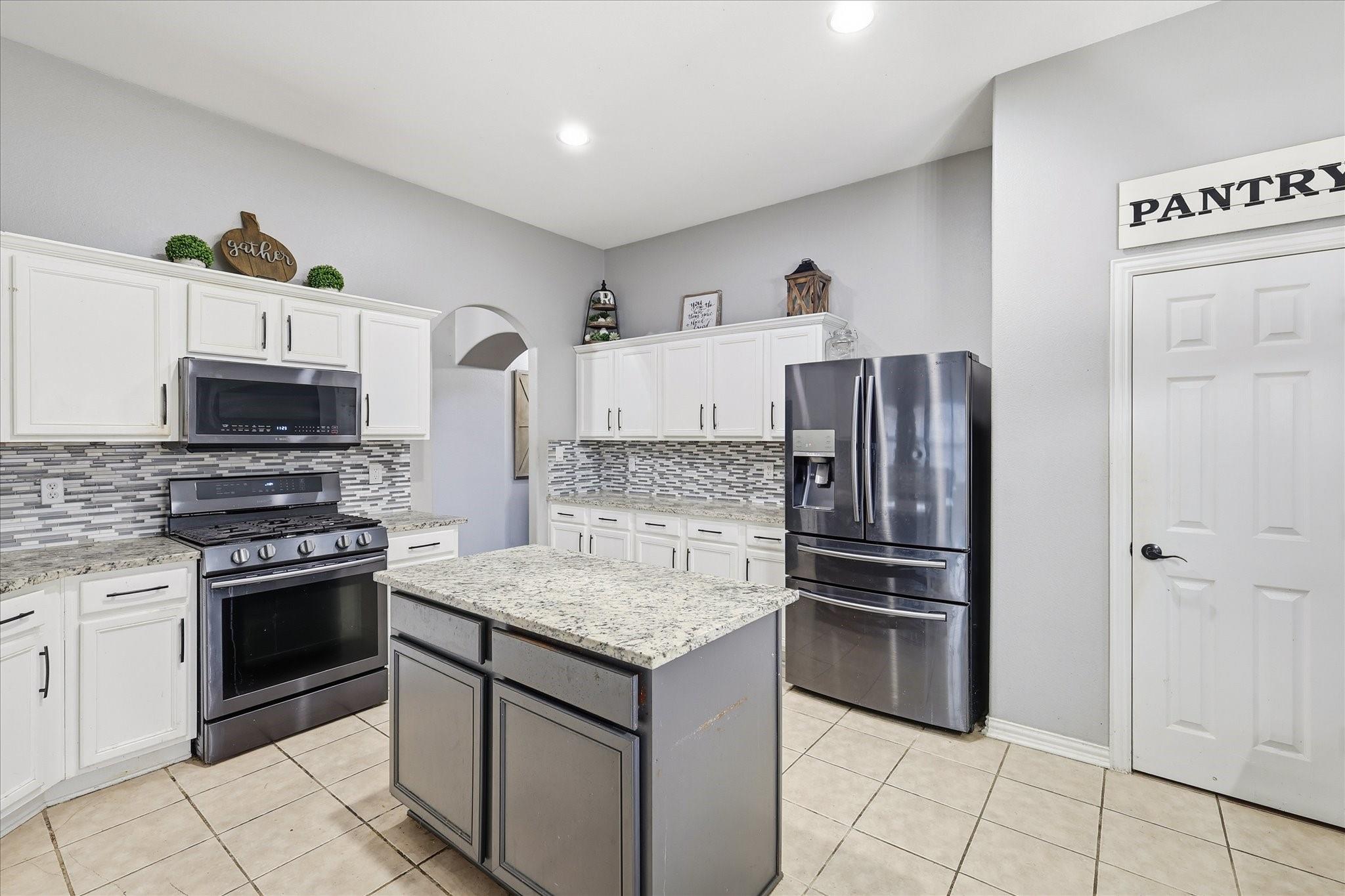 main property photo 7