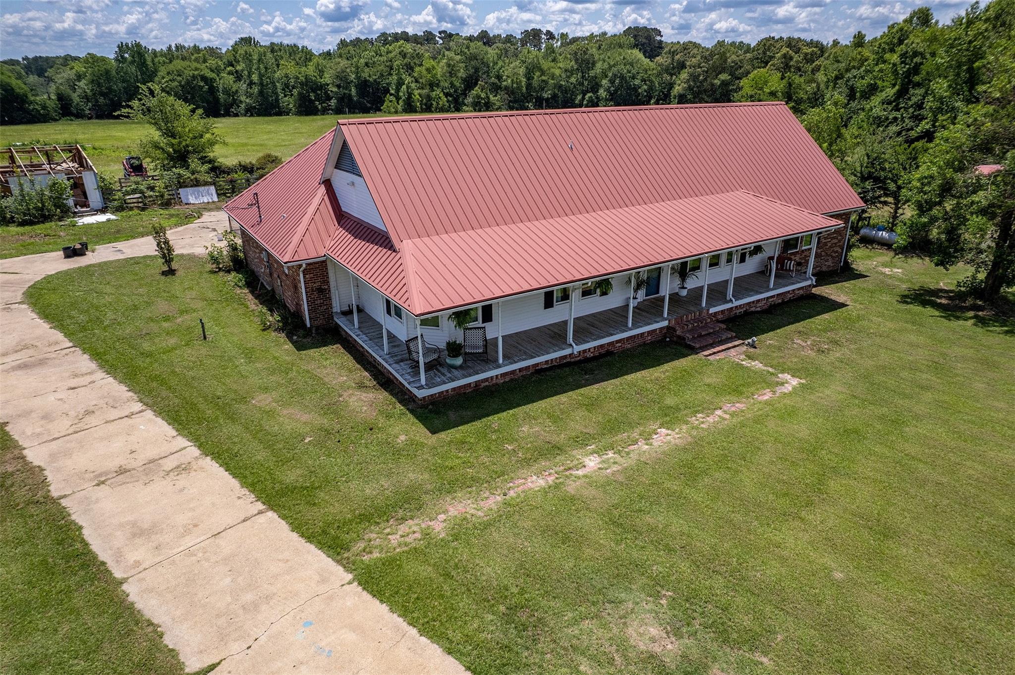 main property photo 36