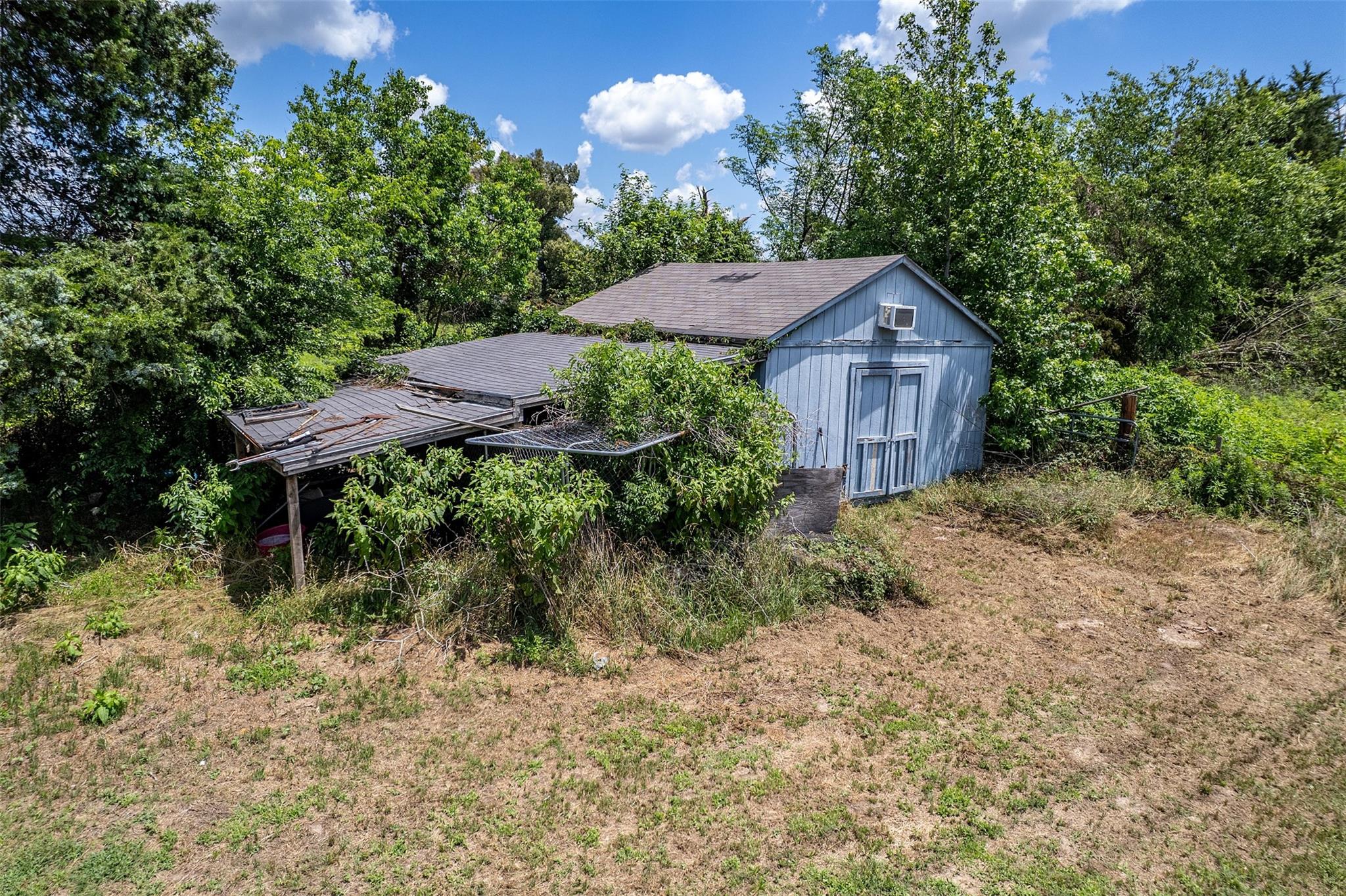 main property photo 37