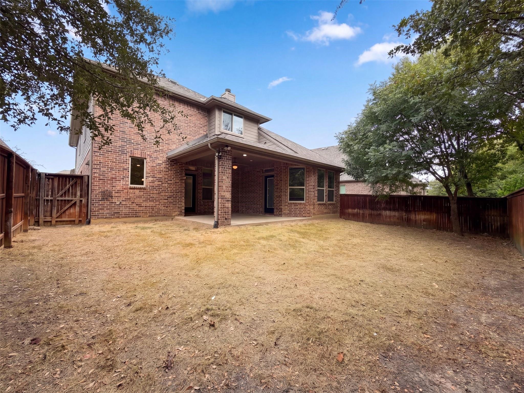 main property photo 11