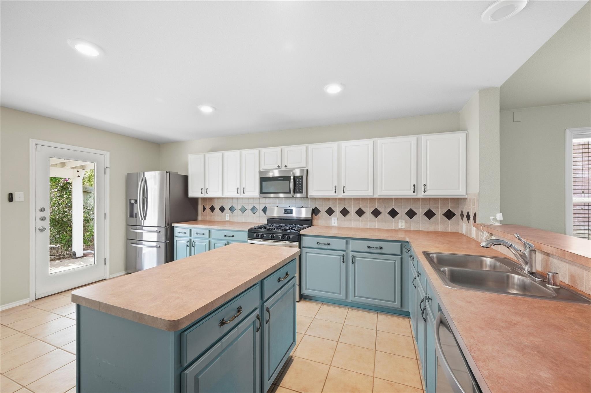 main property photo 8