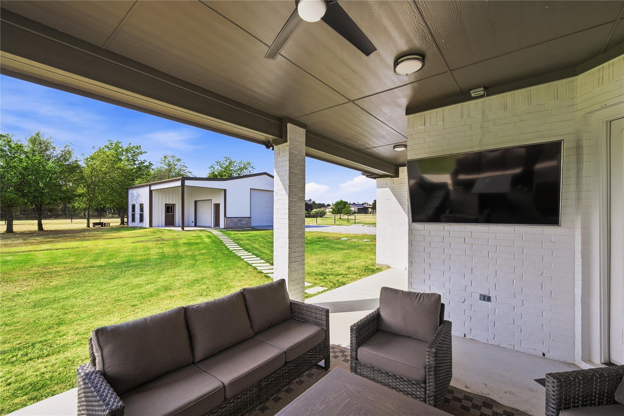 main property photo 31