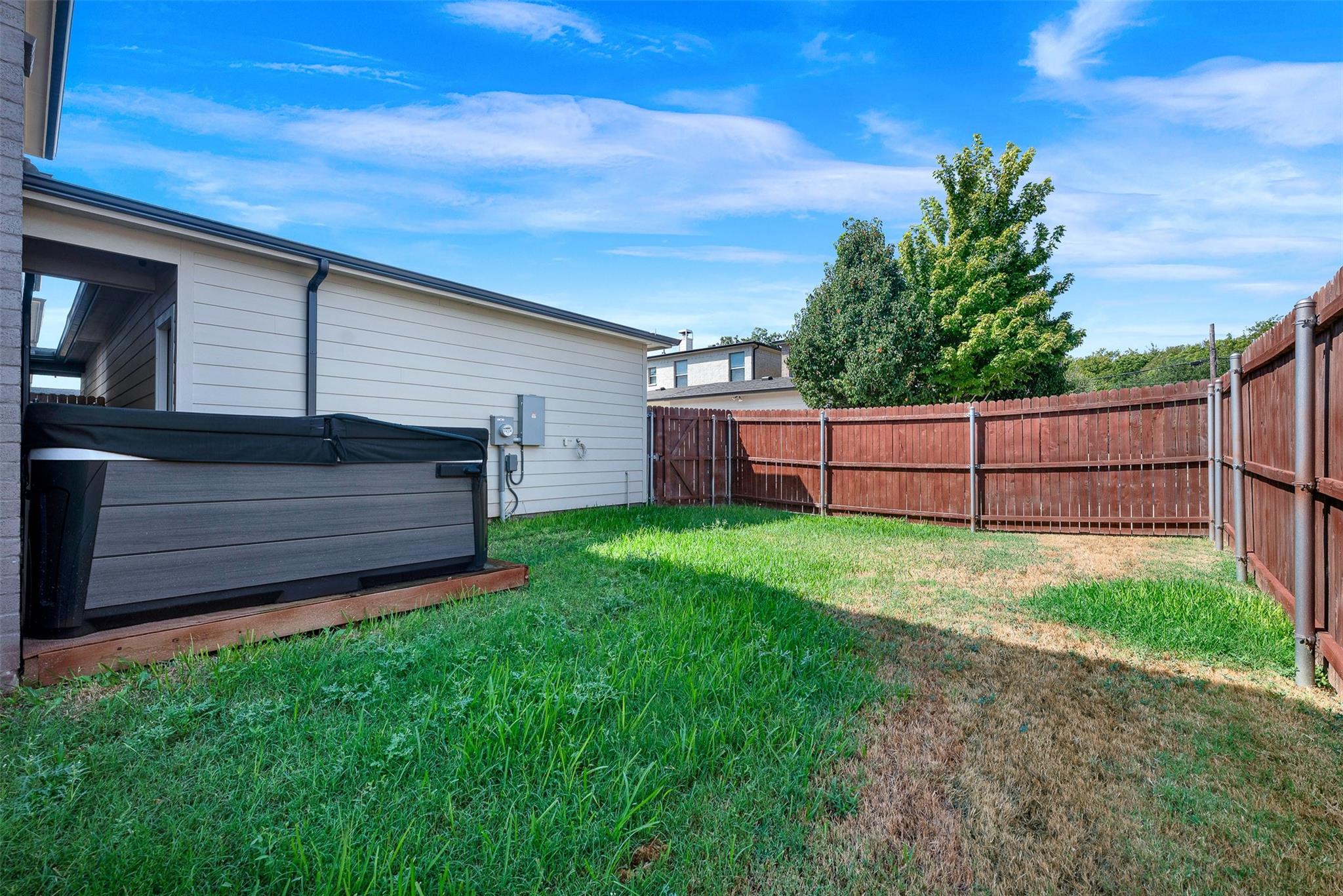 main property photo 31
