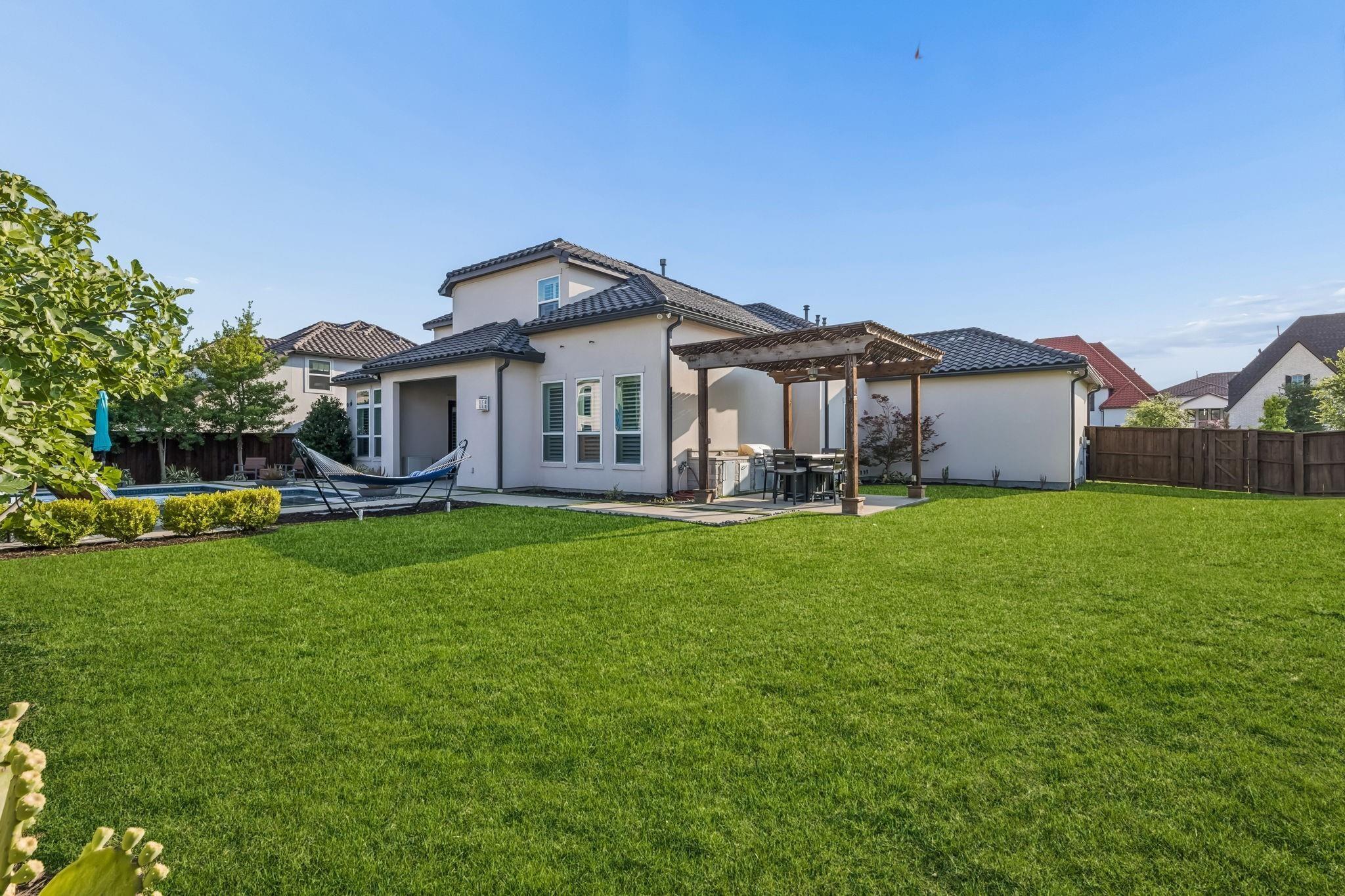 main property photo 39