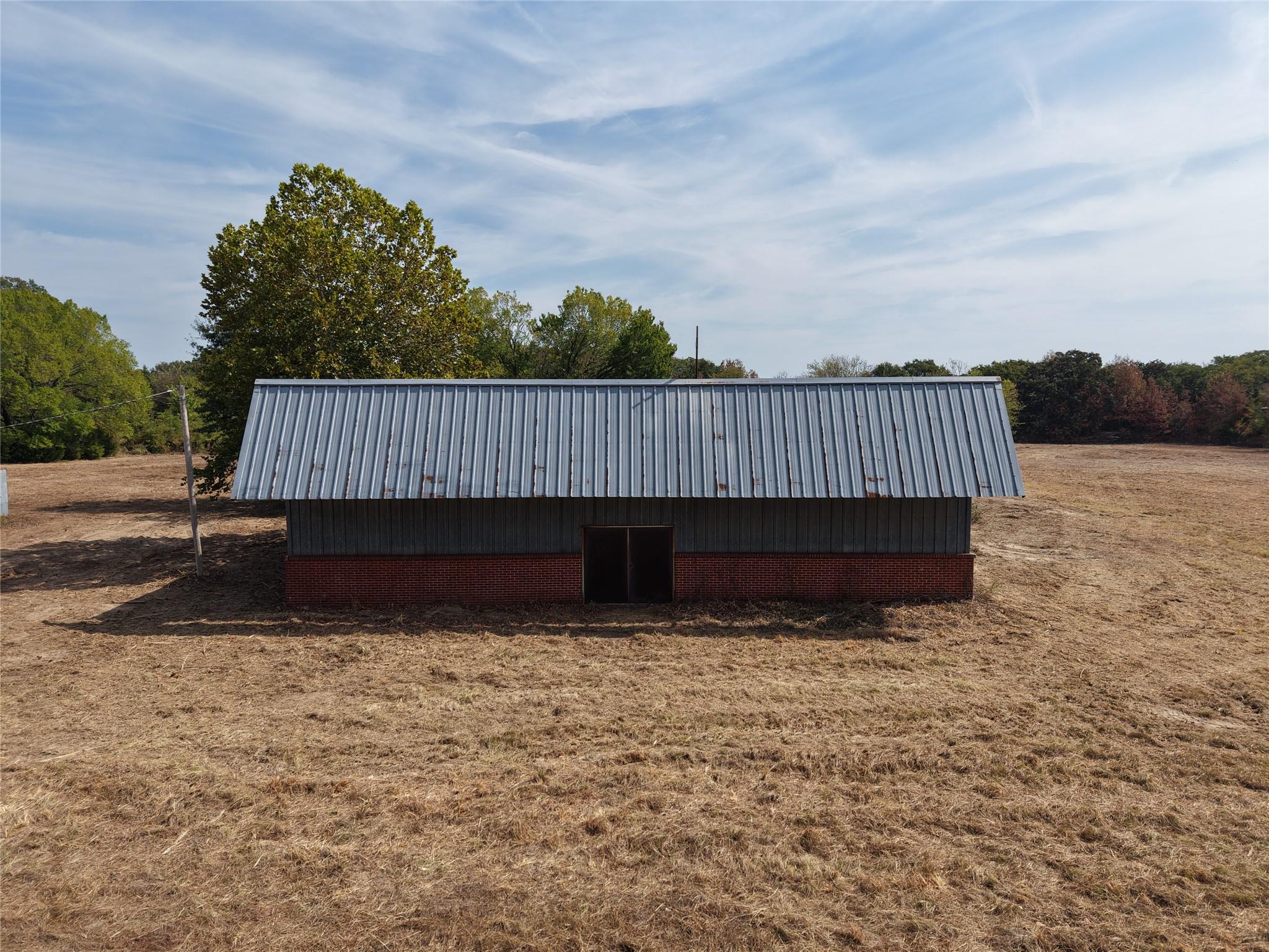 main property photo 16