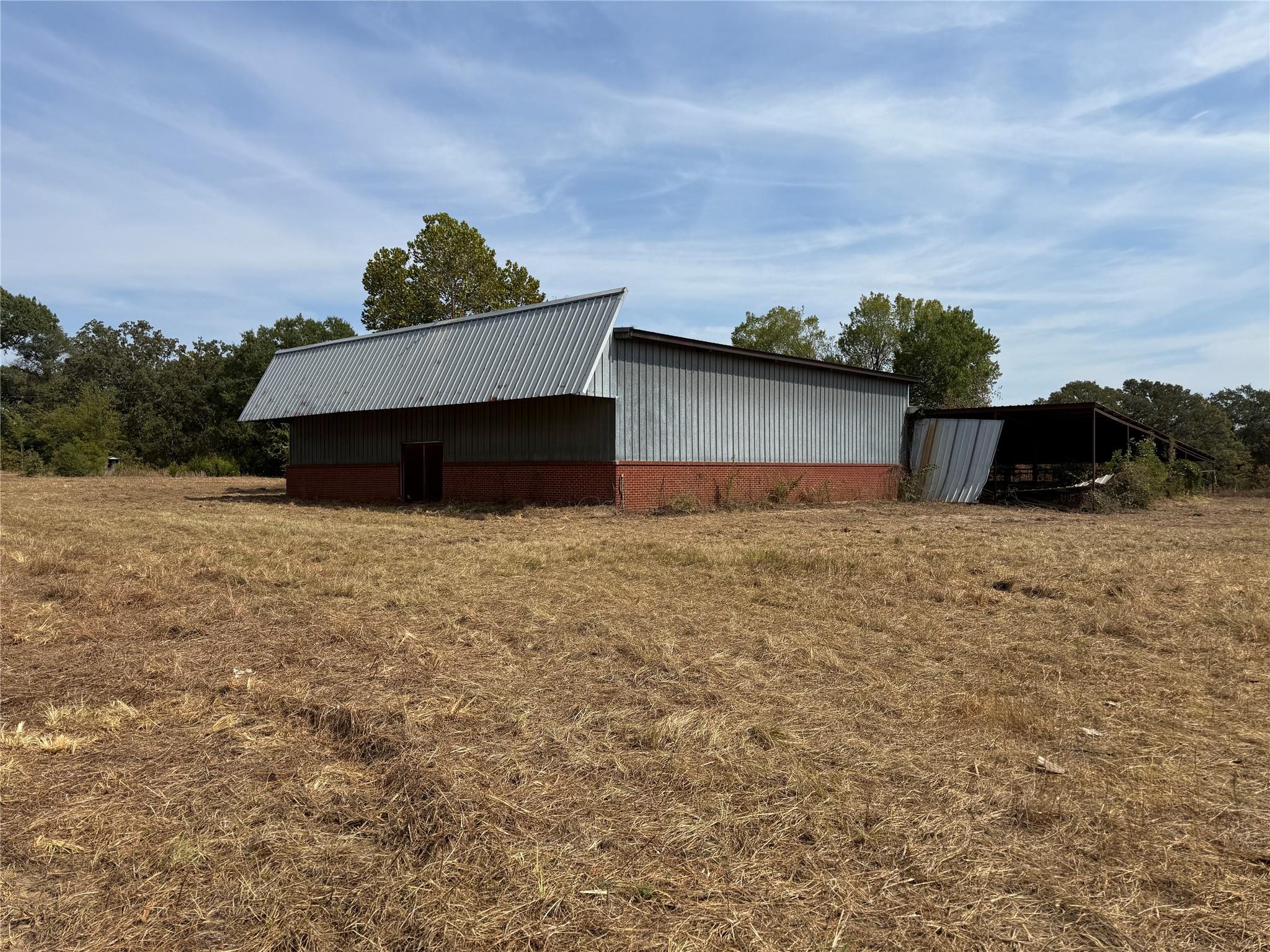 main property photo 20