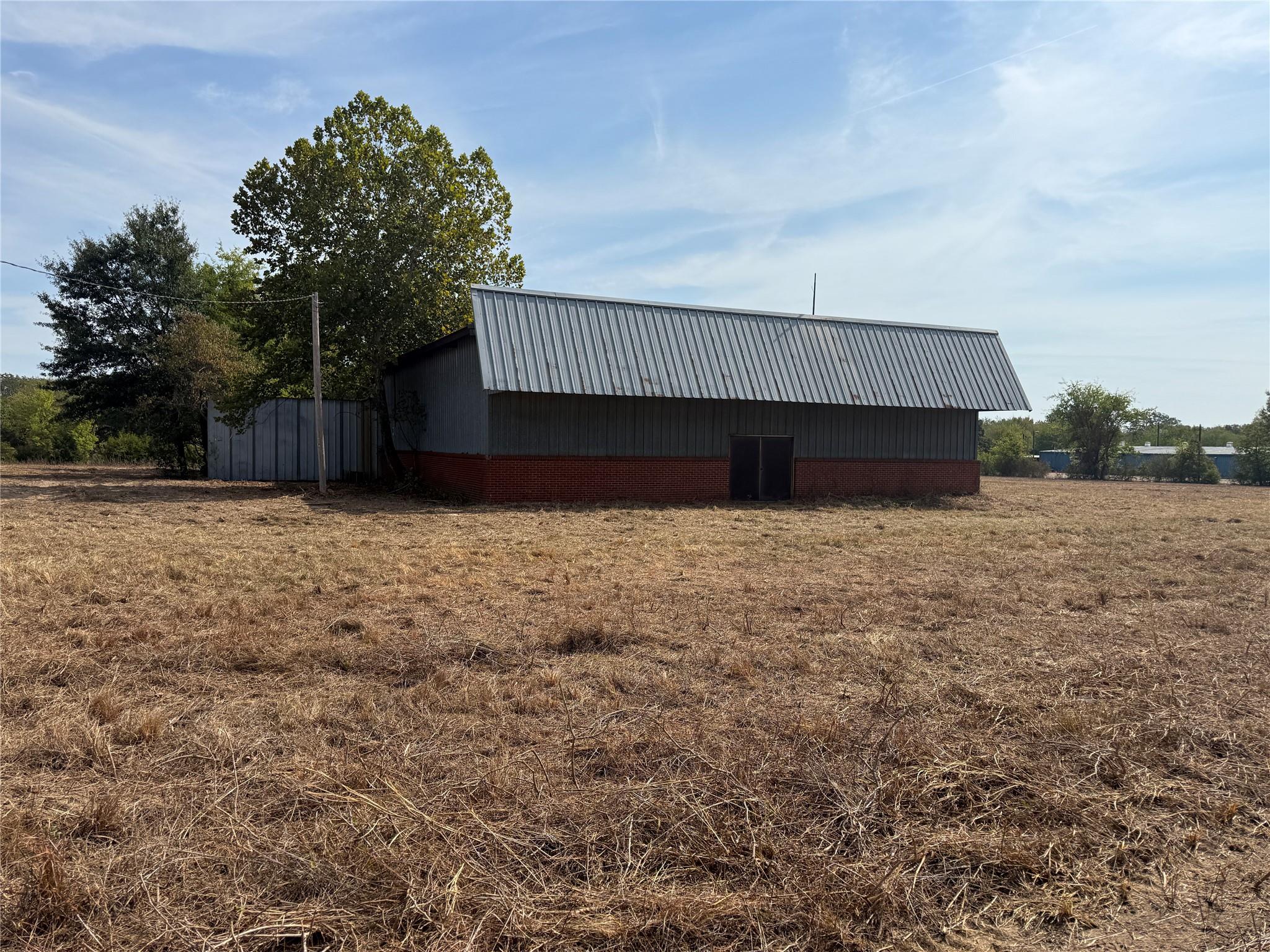 main property photo 22