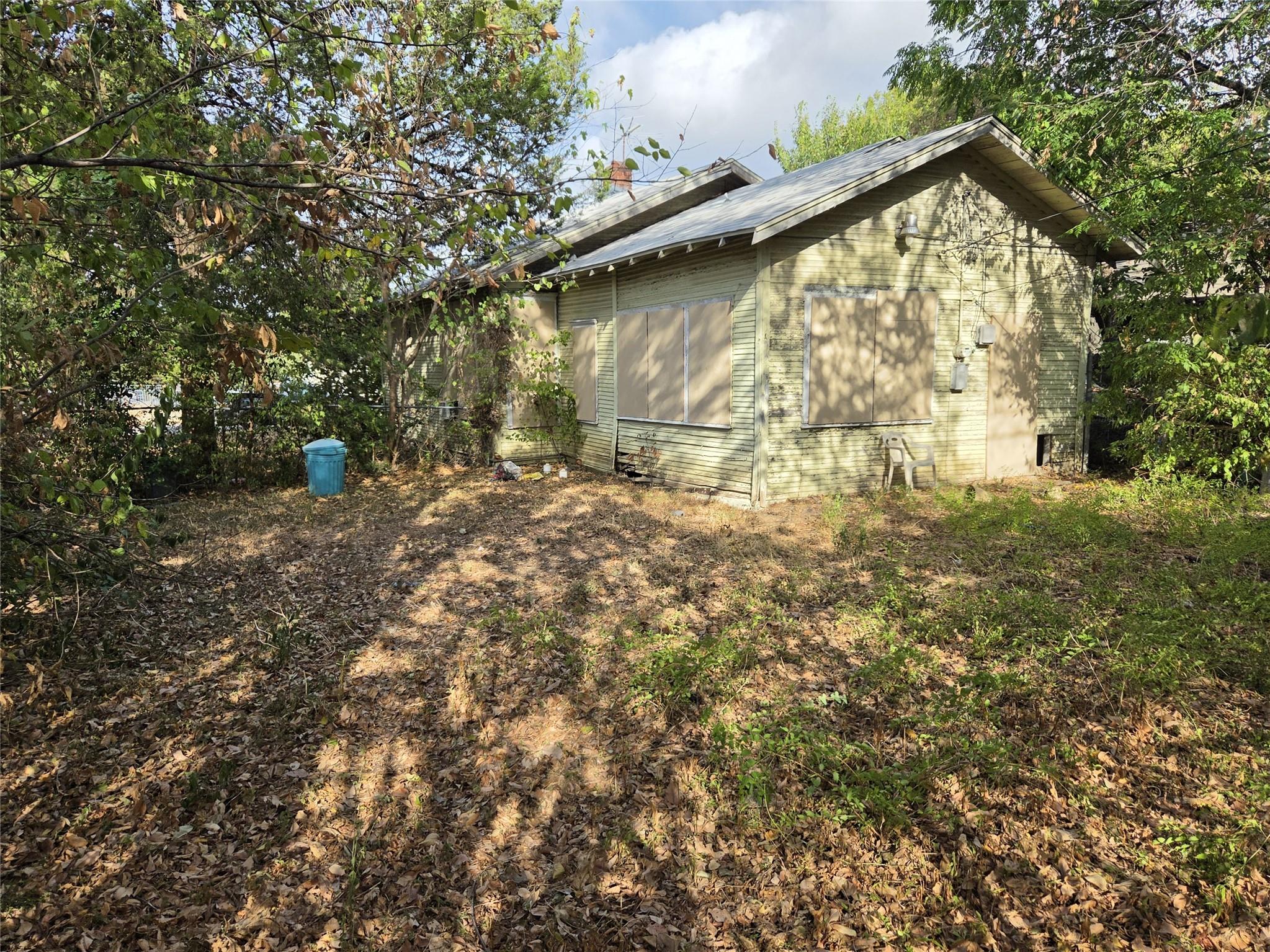 main property photo 11