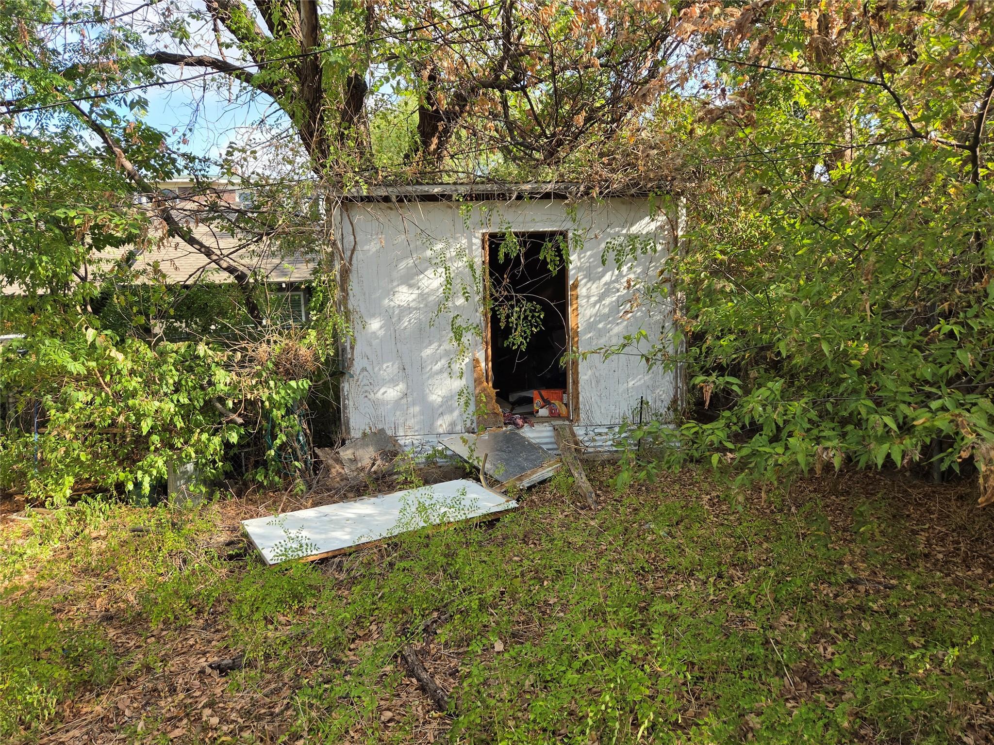 main property photo 12