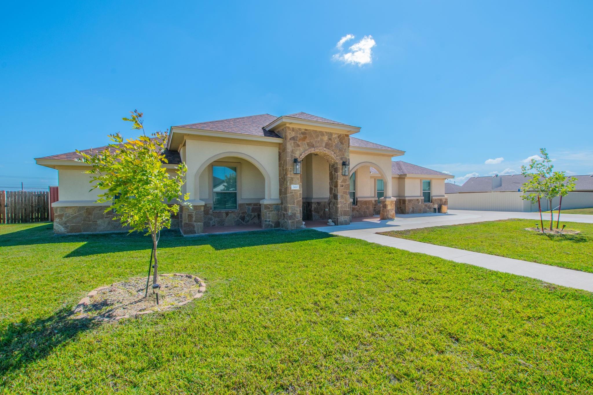 main property photo 11