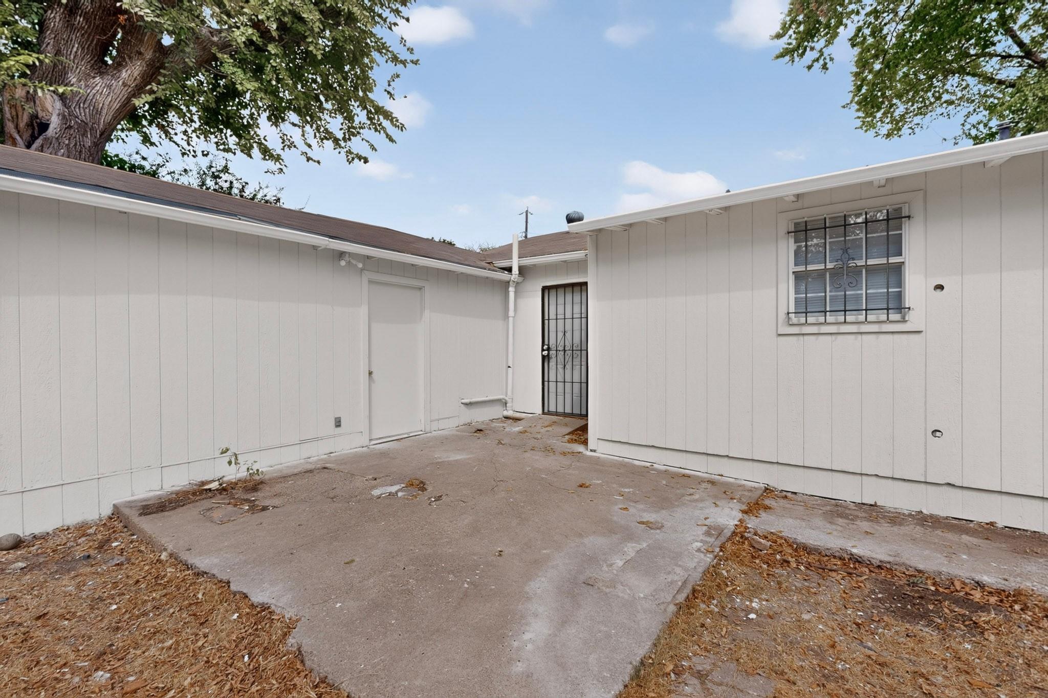 main property photo 29