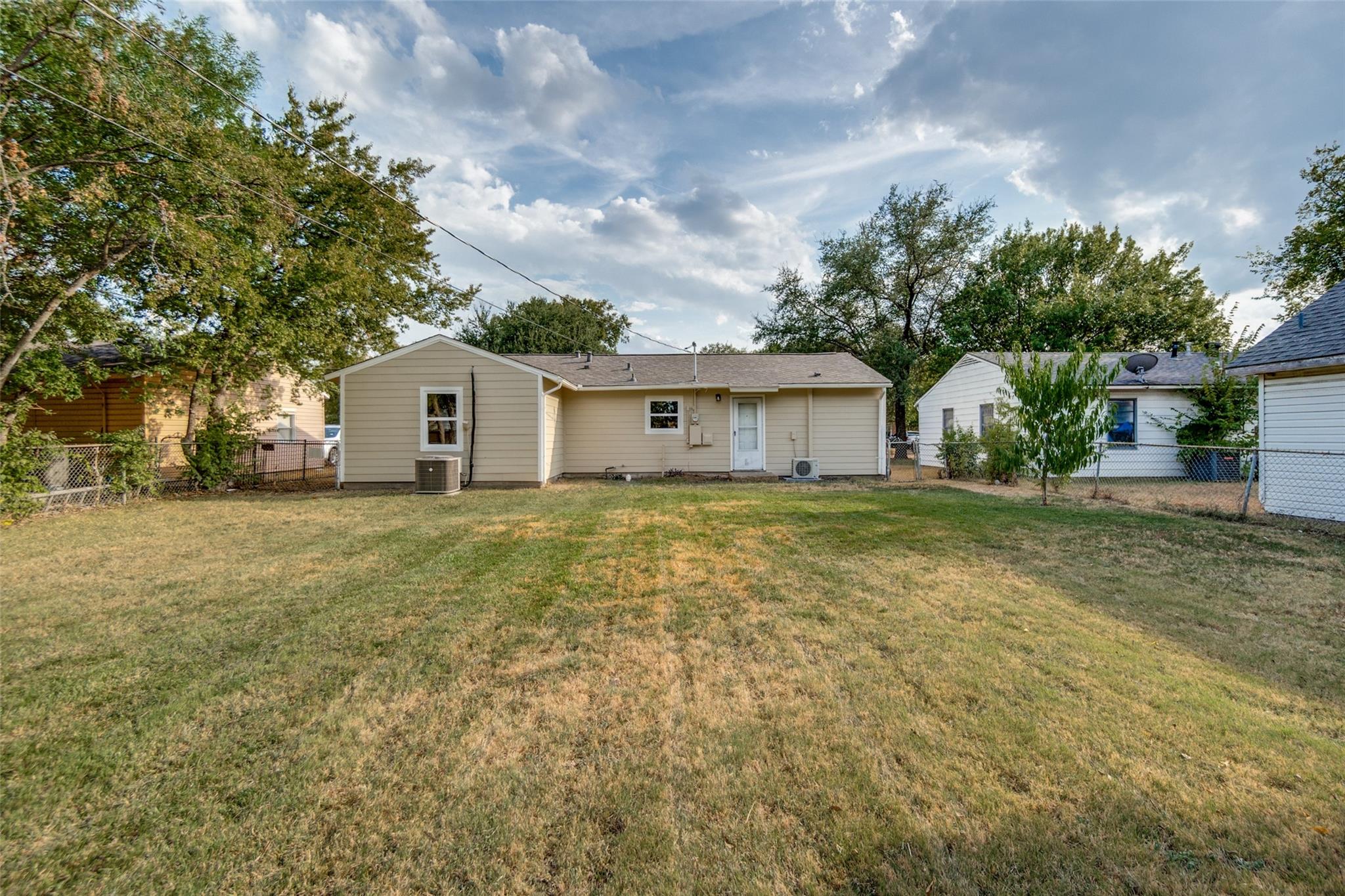 main property photo 16