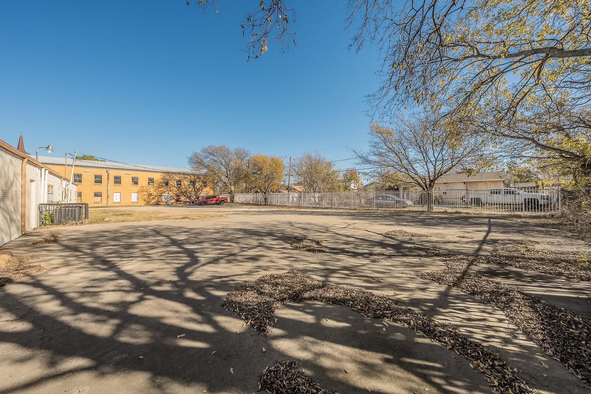 main property photo 10
