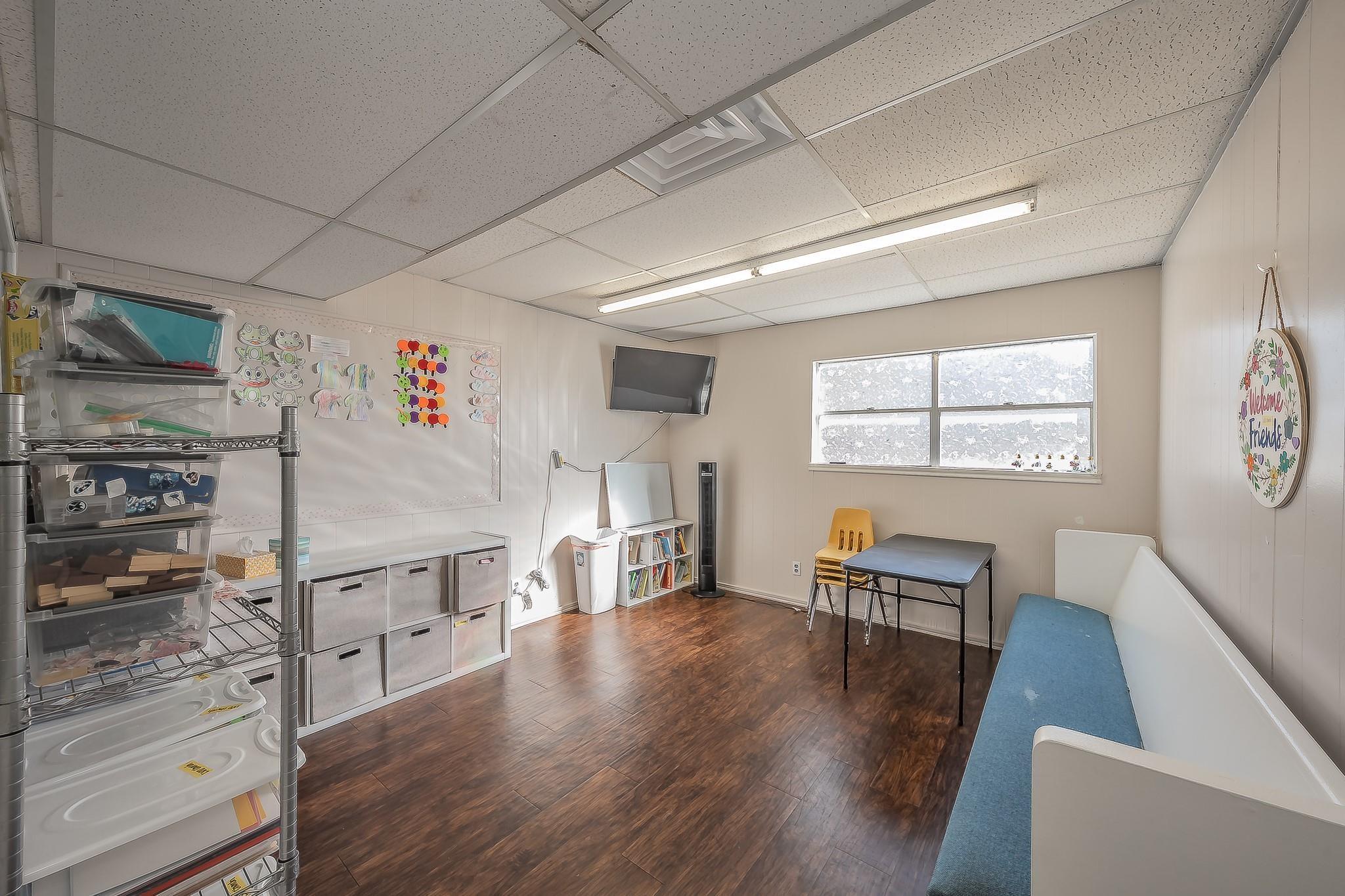 main property photo 30