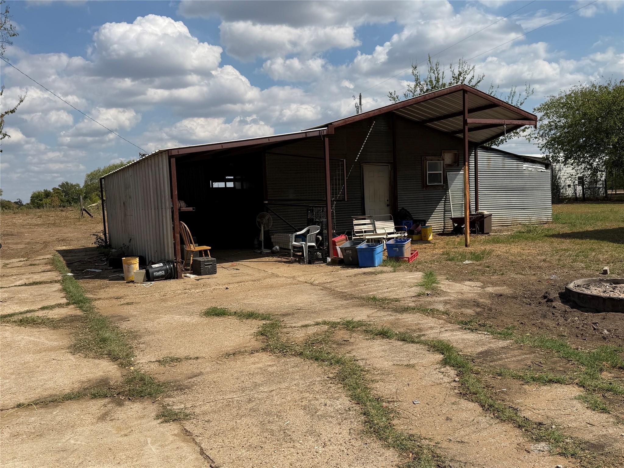 main property photo 28