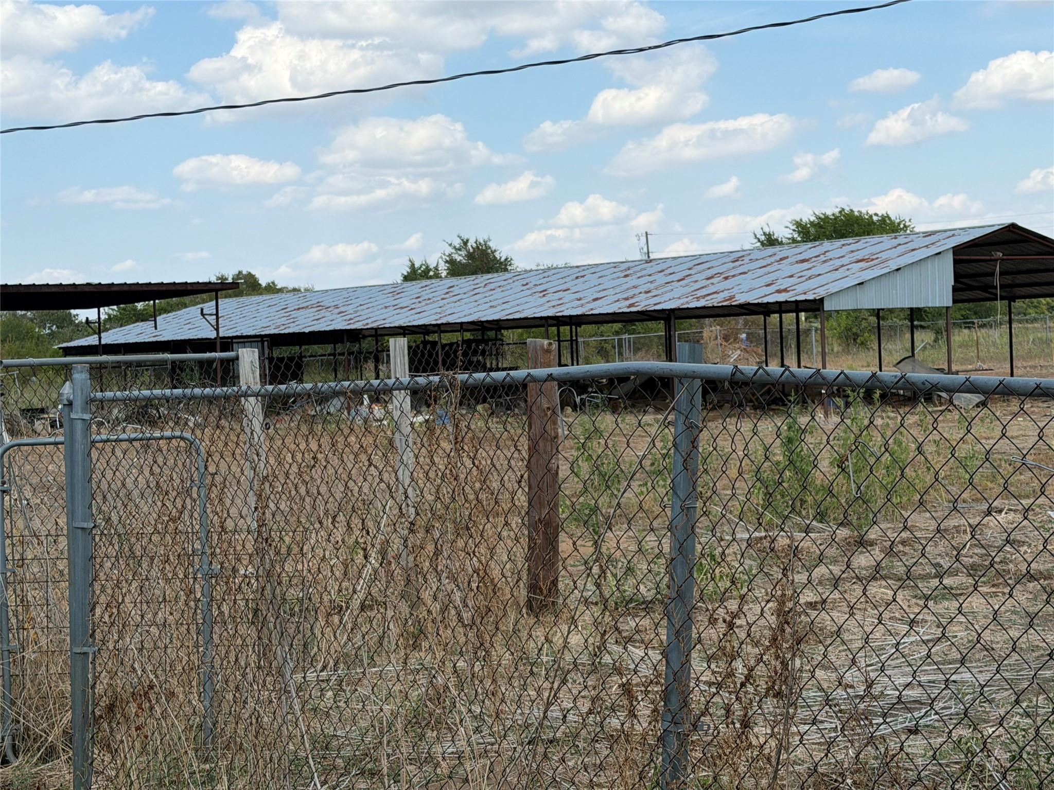 main property photo 31