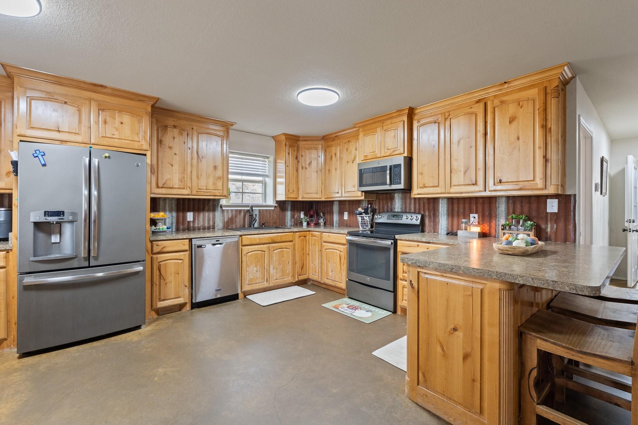 main property photo 10