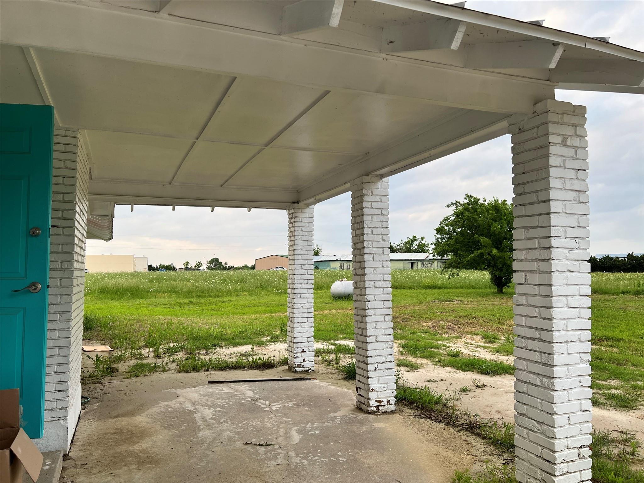 main property photo 27