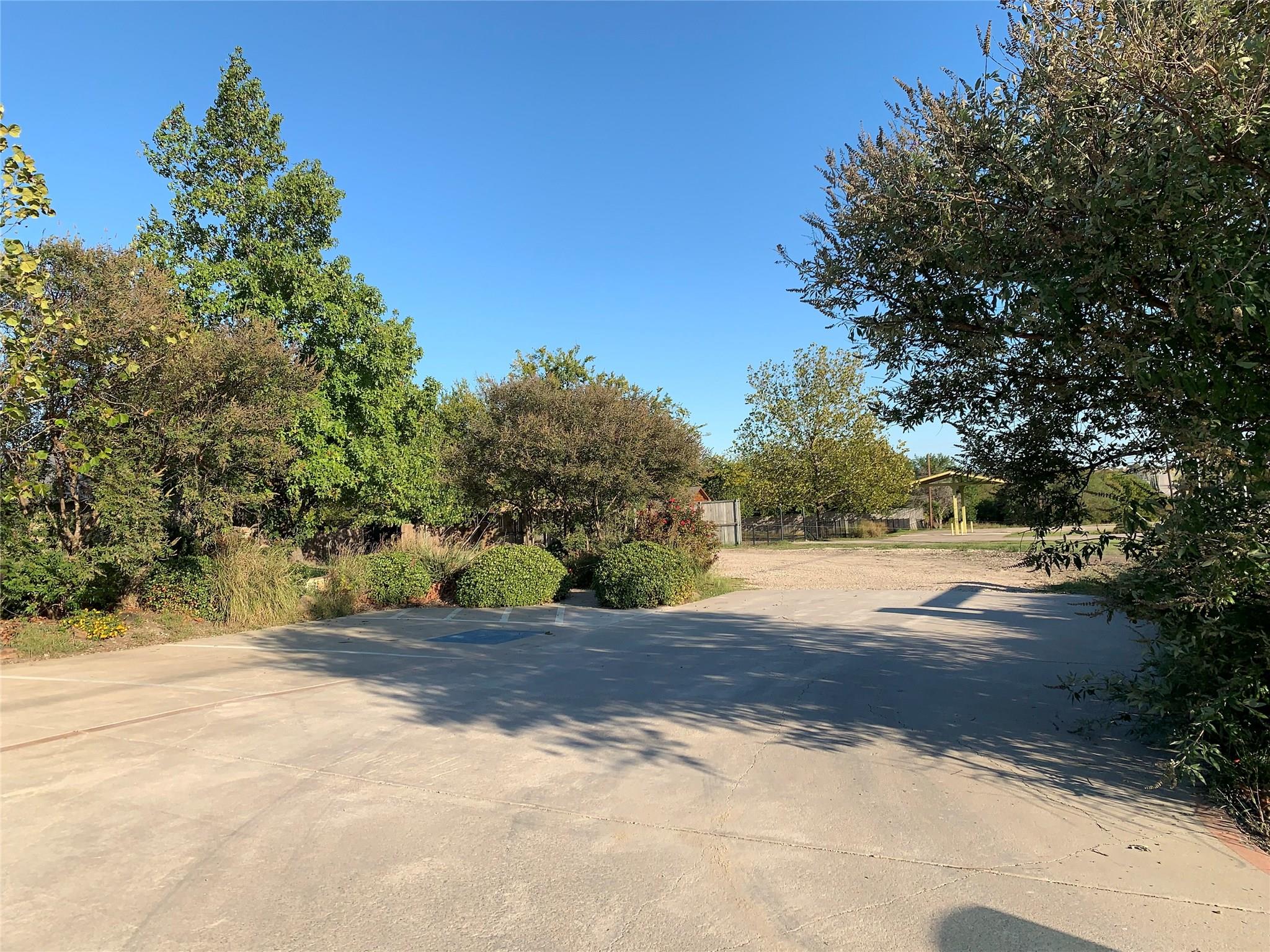 main property photo 9