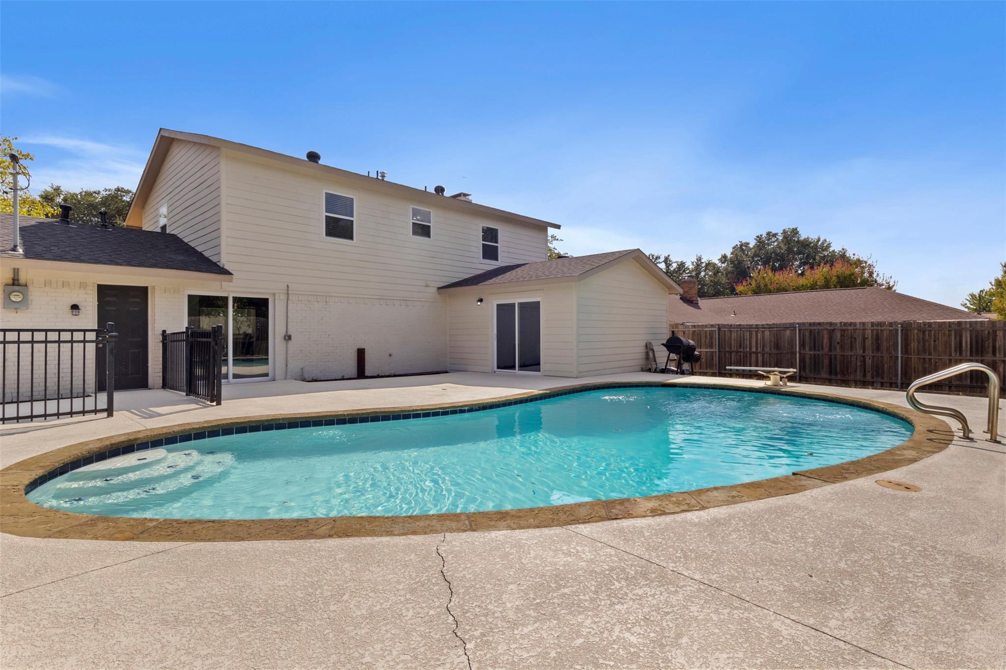 main property photo 27