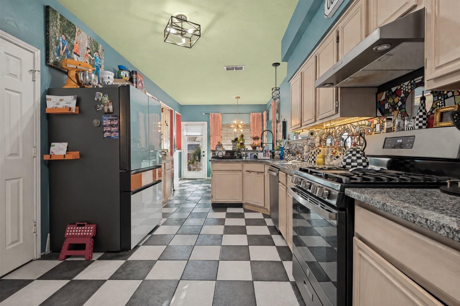 main property photo 12