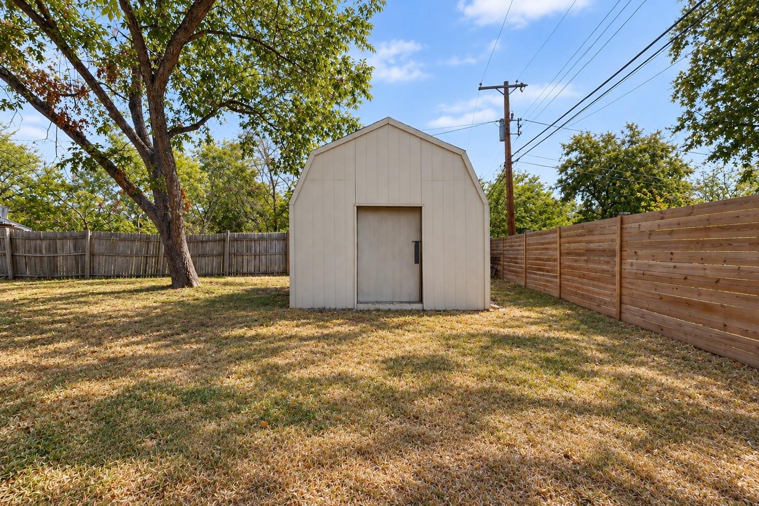 main property photo 23