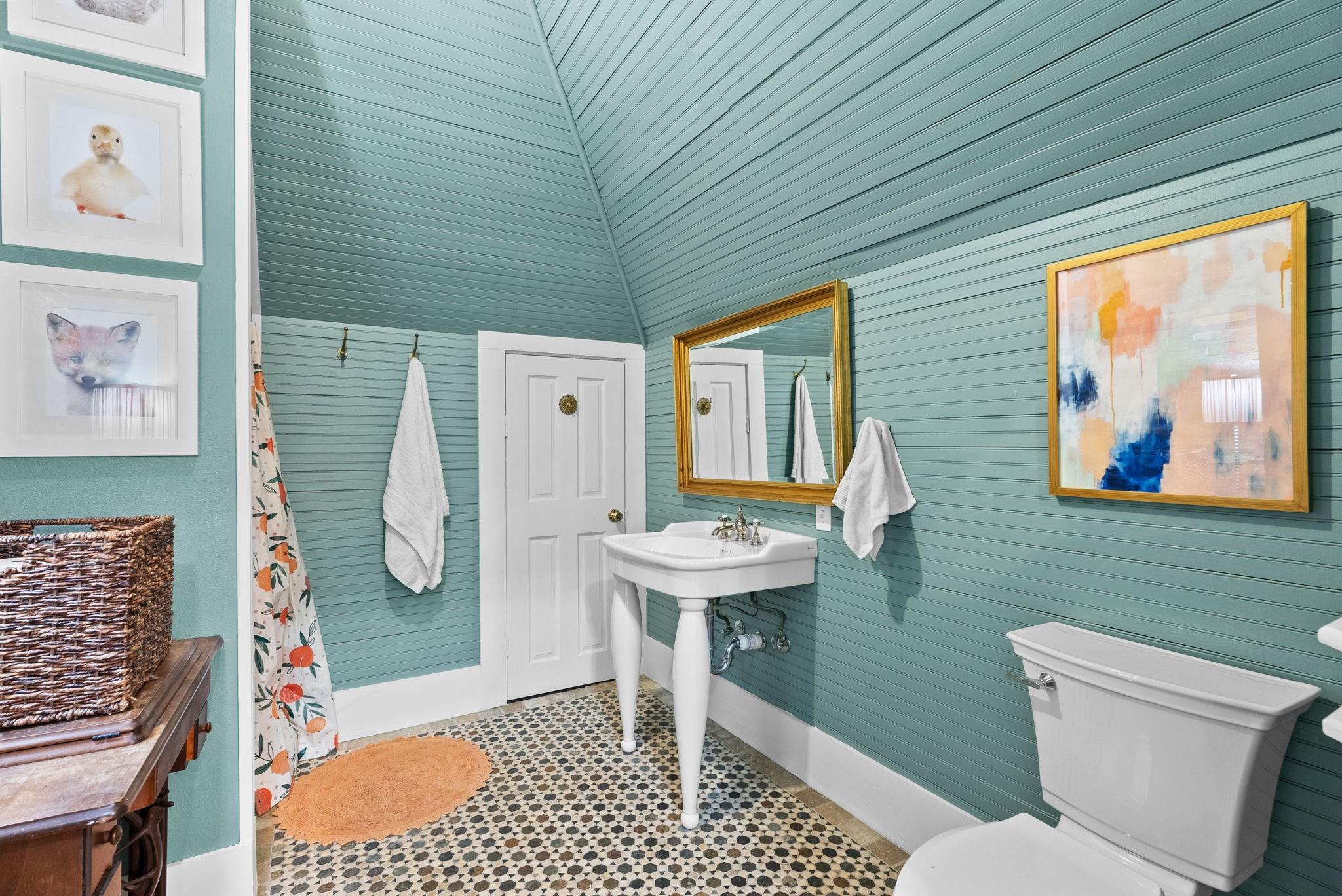 main property photo 30