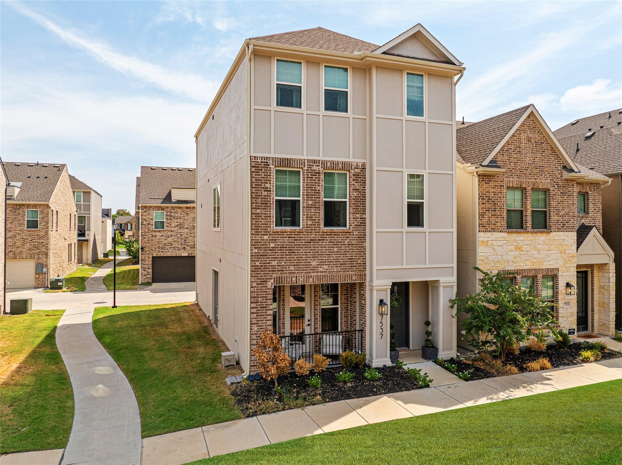 main property photo 28
