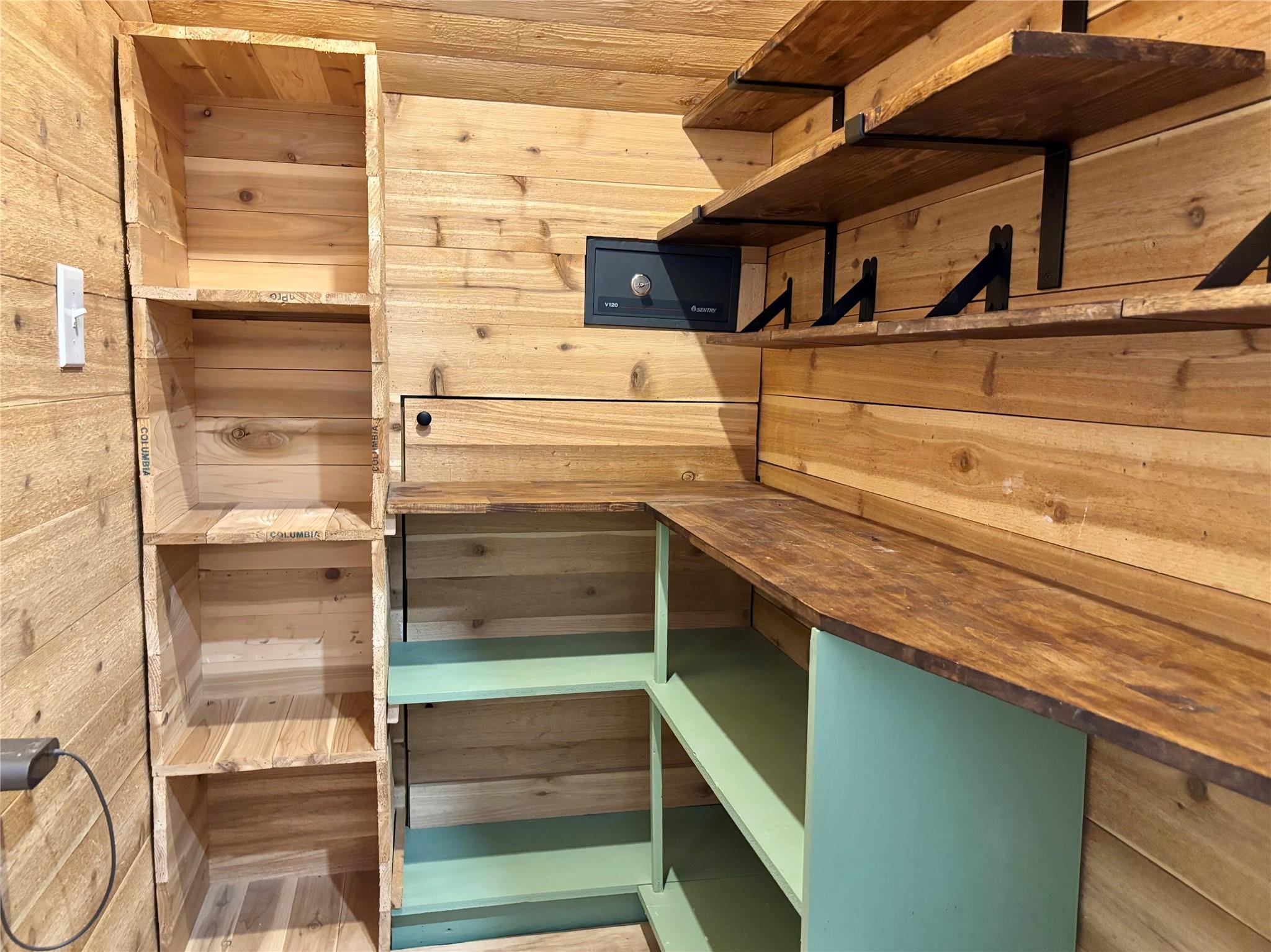 main property photo 17
