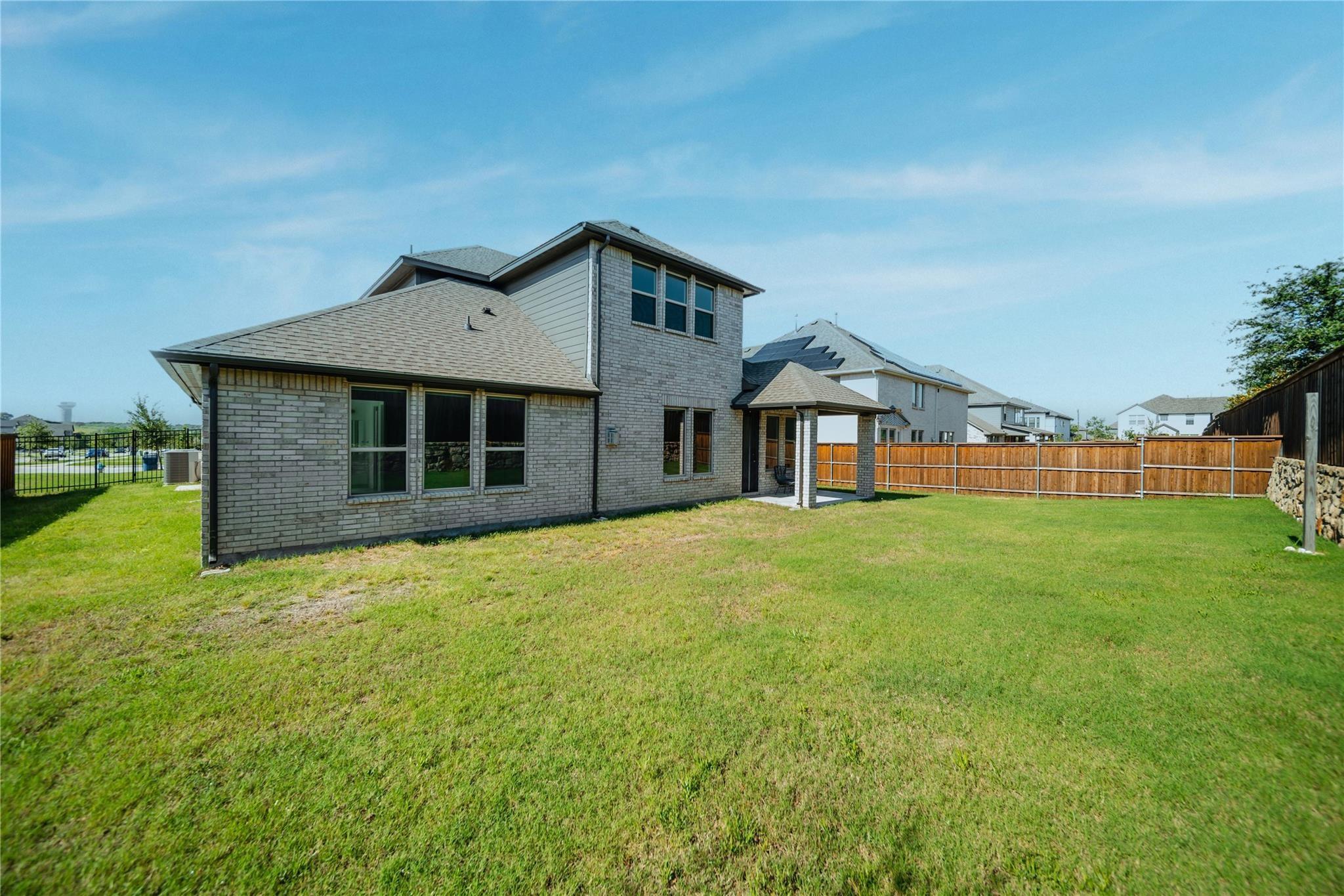 main property photo 28
