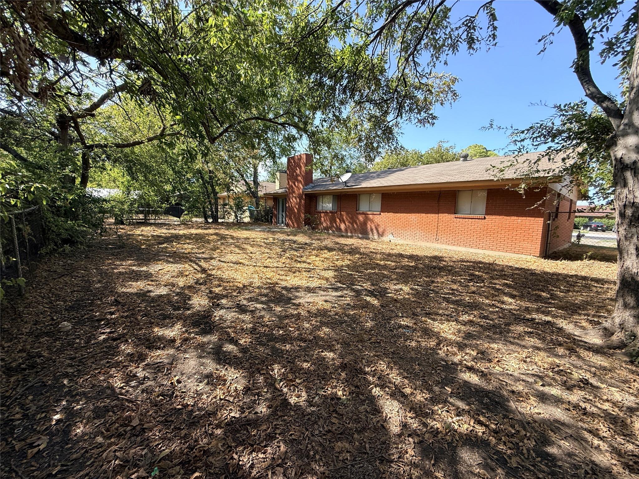 main property photo 18