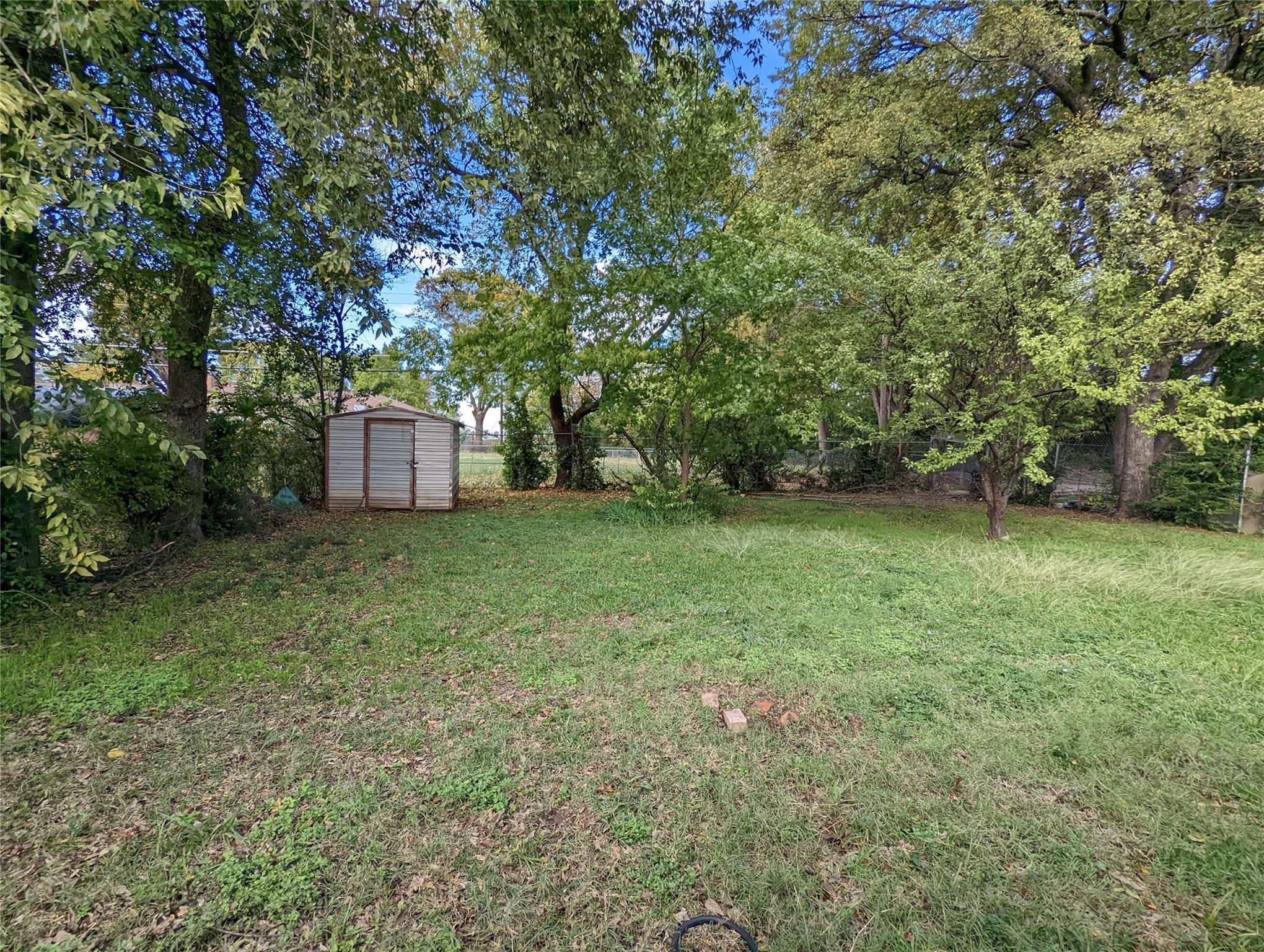main property photo 14