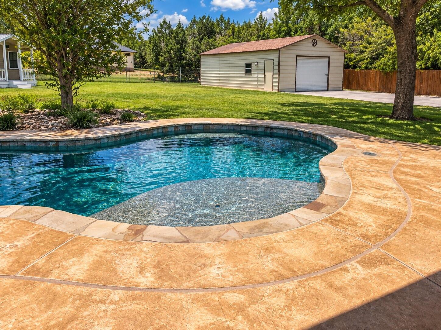 main property photo 8