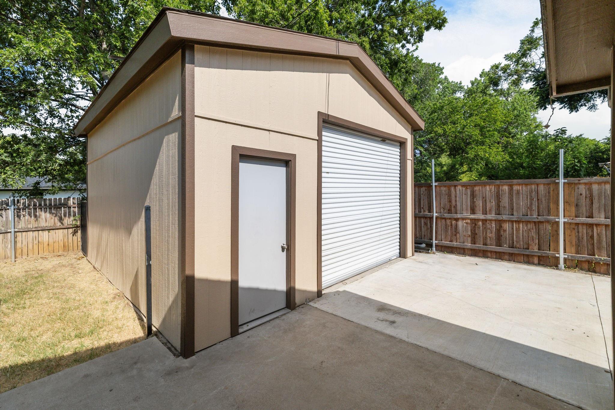 main property photo 30