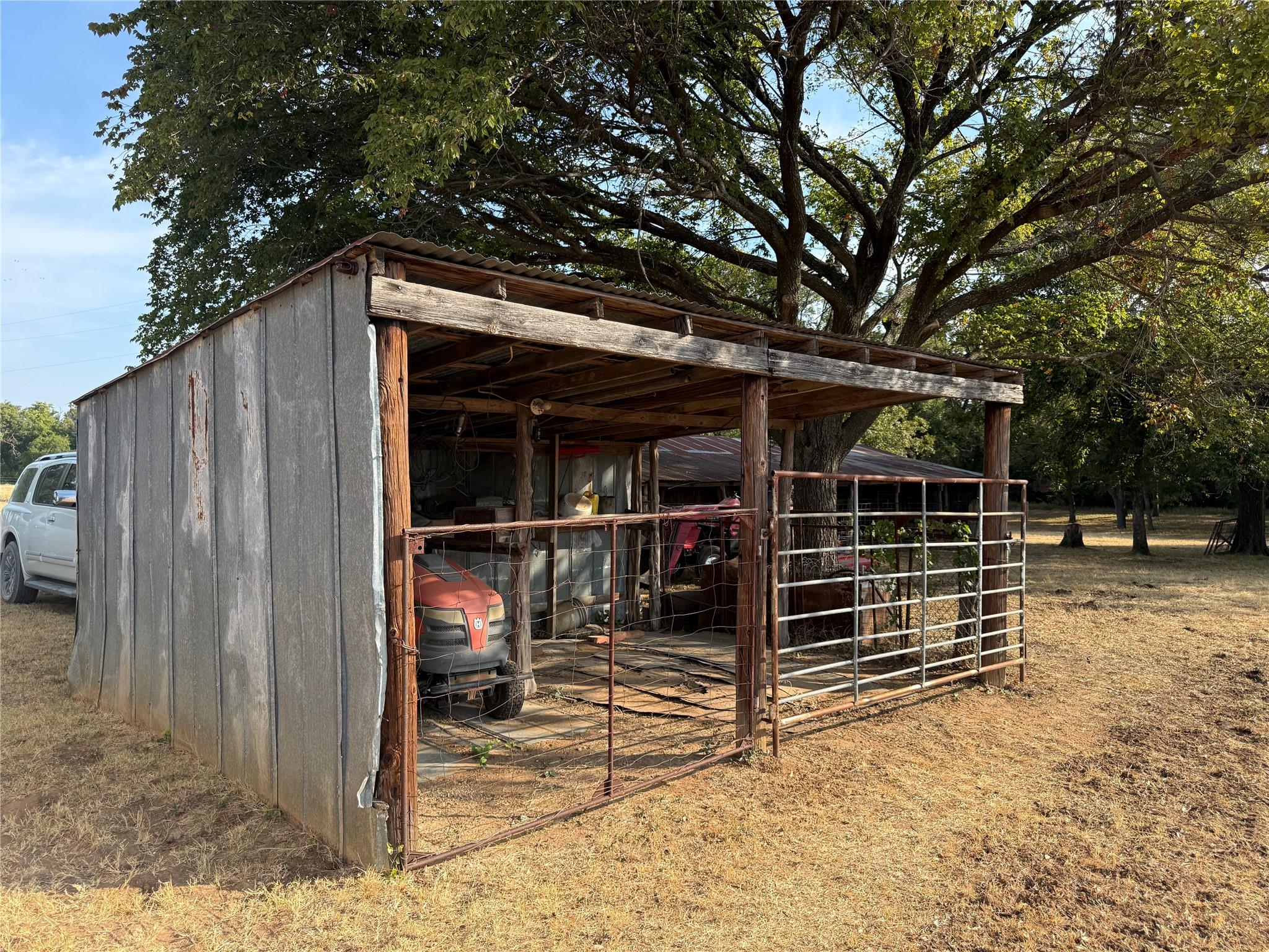 main property photo 25