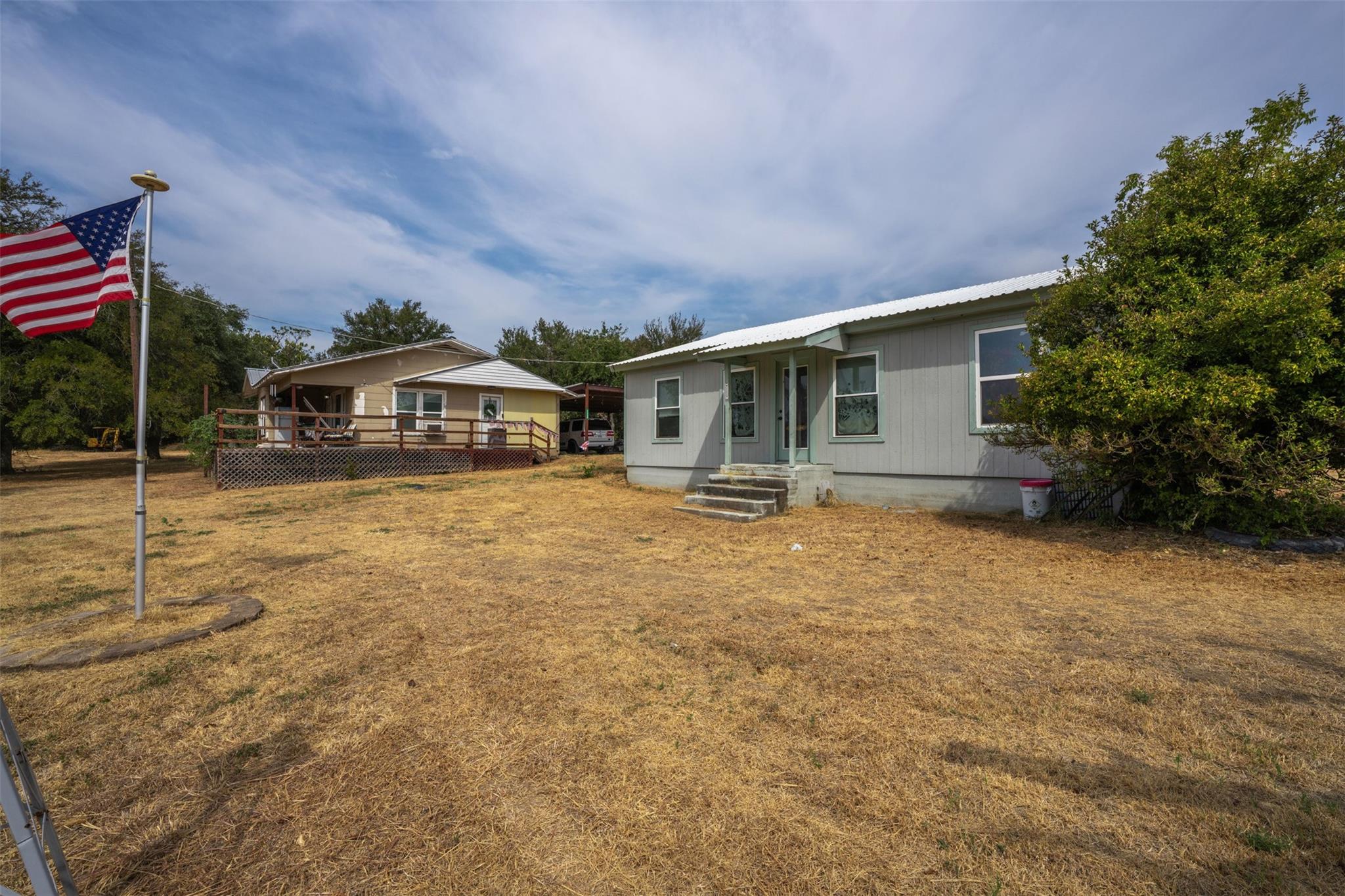main property photo 30